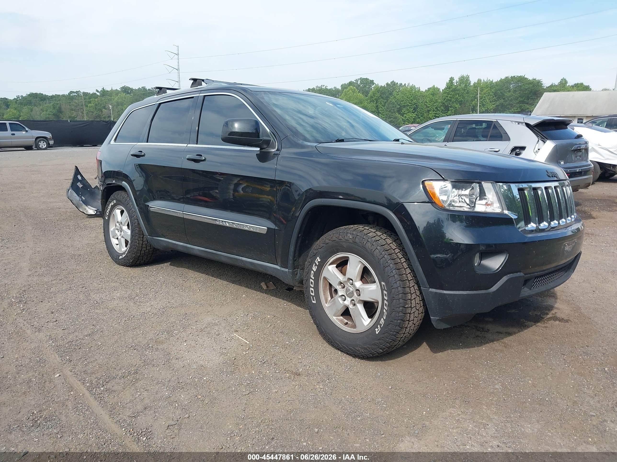 2011 Jeep Grand Cherokee Laredo, VIN 1J4RR4GG6BC609497 — Rear end