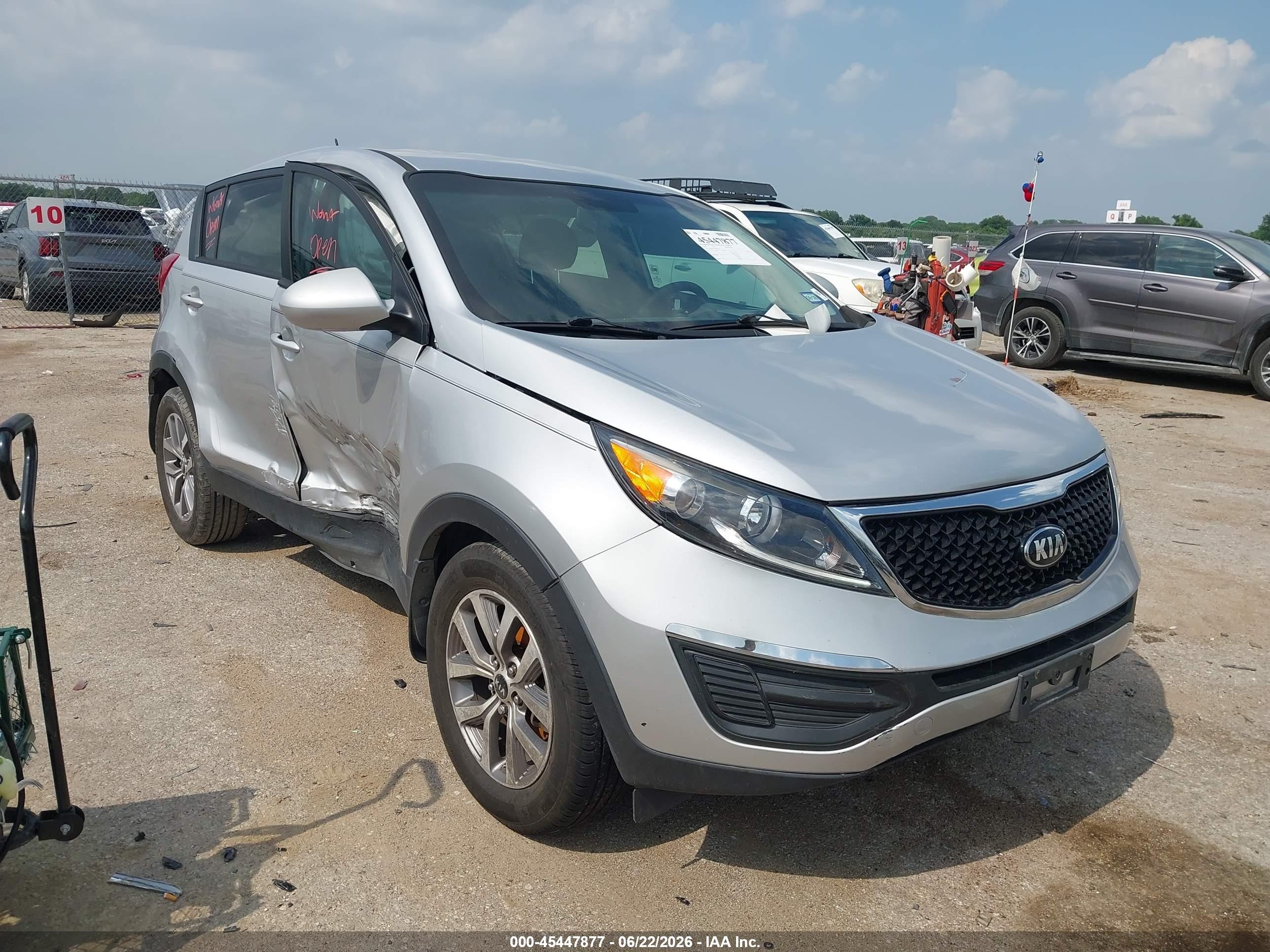 2016 Kia Sportage LX, VIN KNDPB3AC6G7857461 — Side