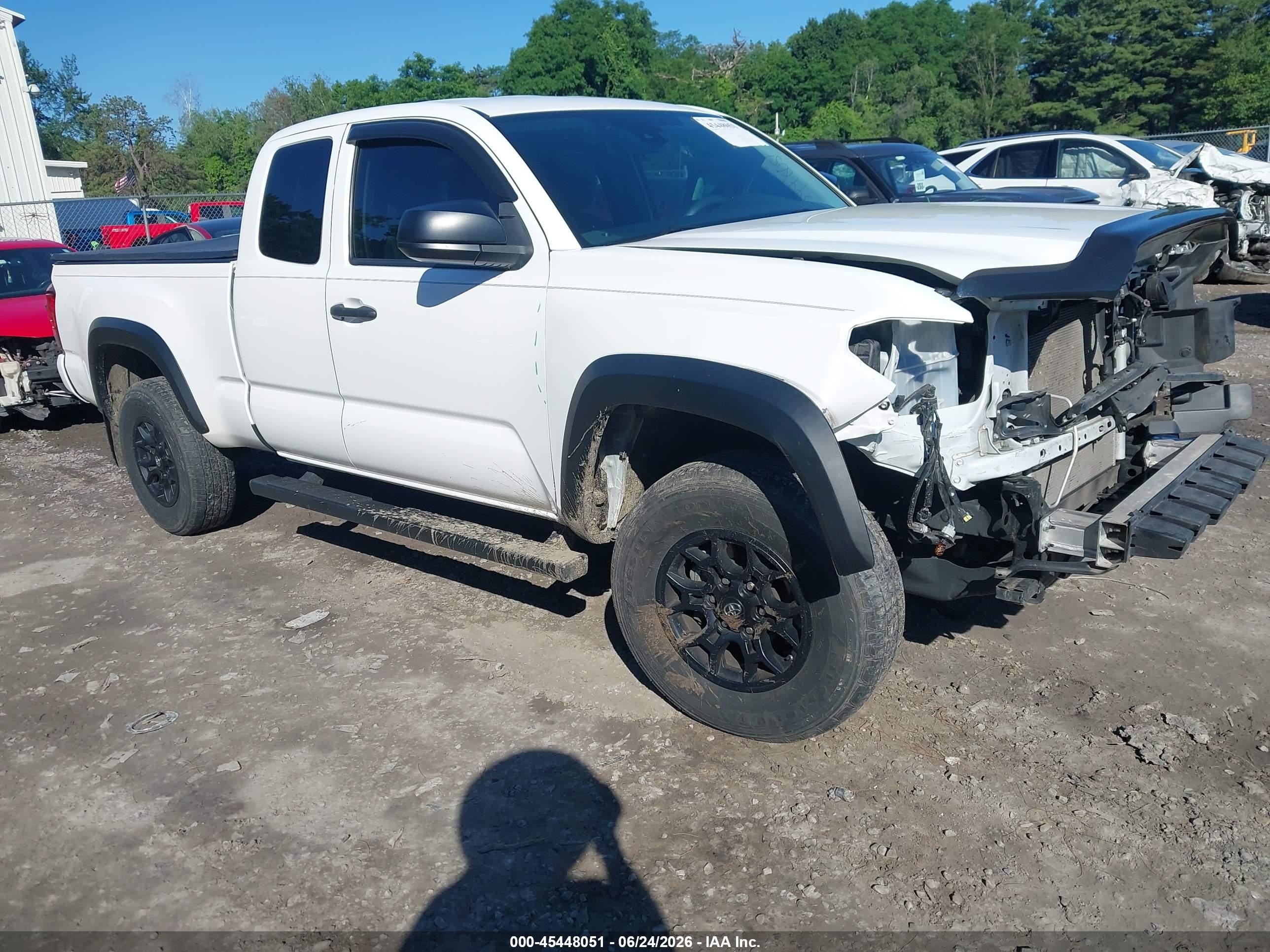 2019 Toyota Tacoma SR, VIN 5TFRX5GN0KX162044 — Front end