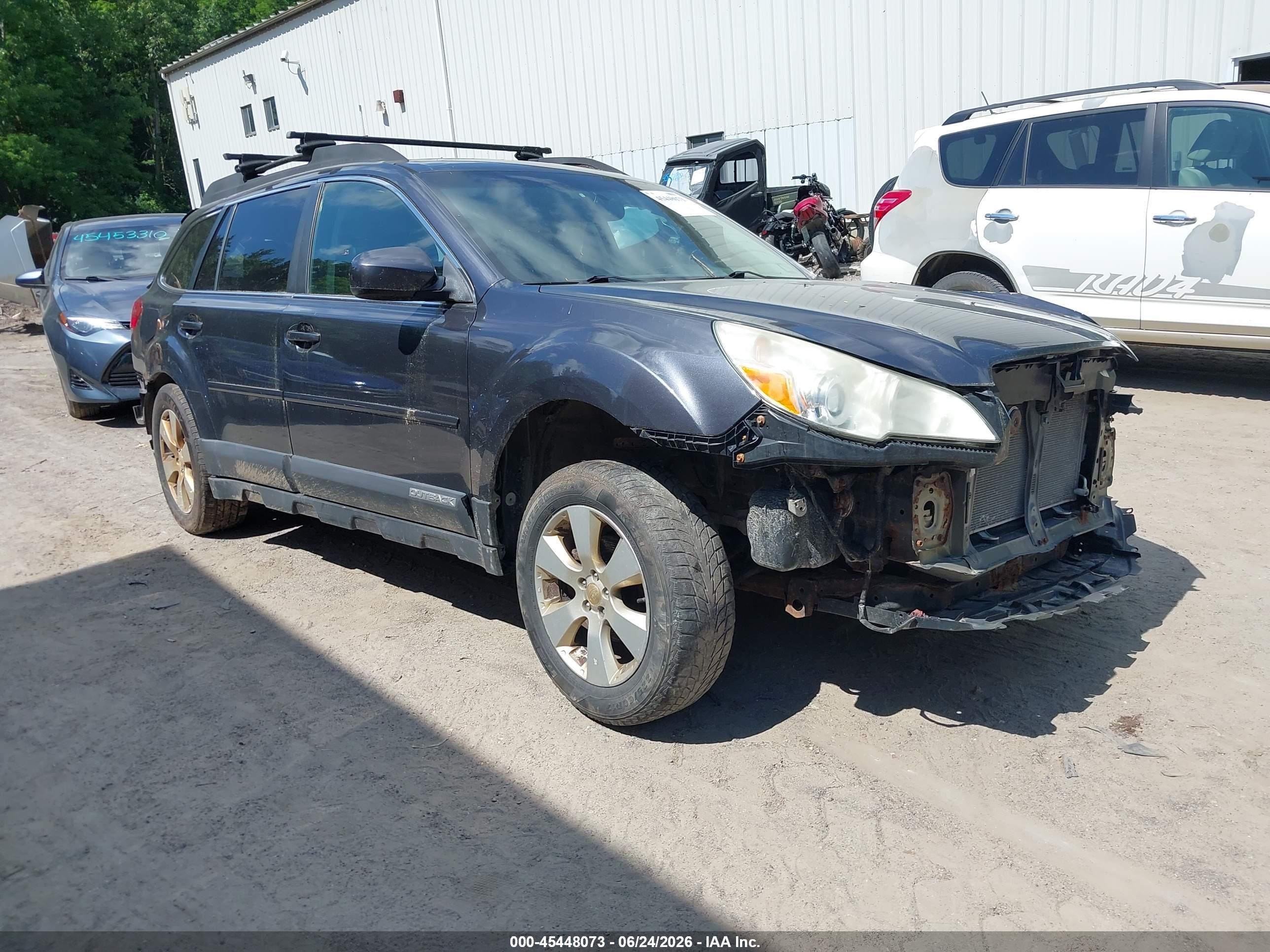 2011 Subaru Outback Limited Power Moon, VIN 4S4BRBLC5B3347966 — Front end