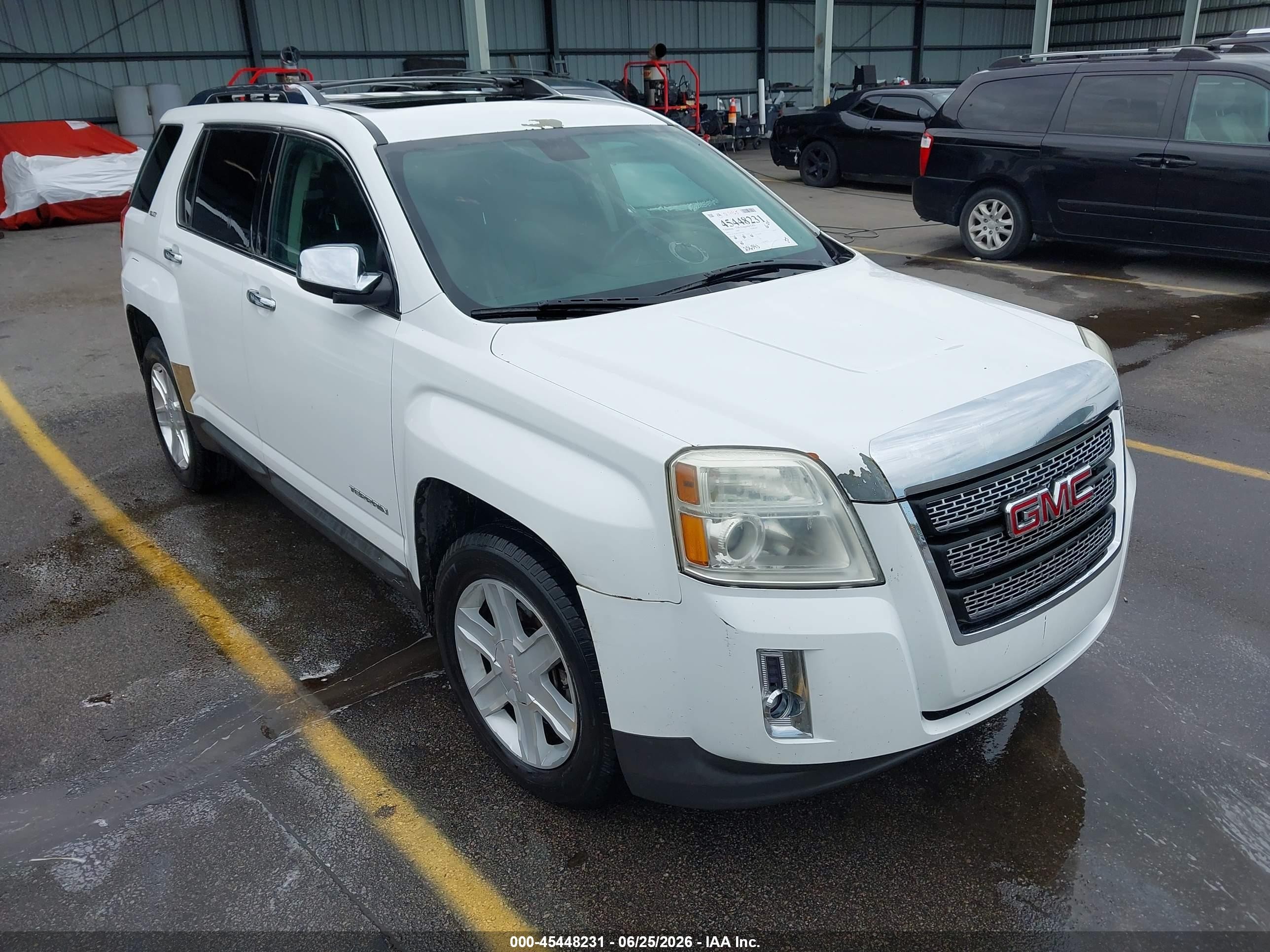 2011 GMC Terrain SLT-2, VIN 2CTALWEC3B6458583 — Normal wear