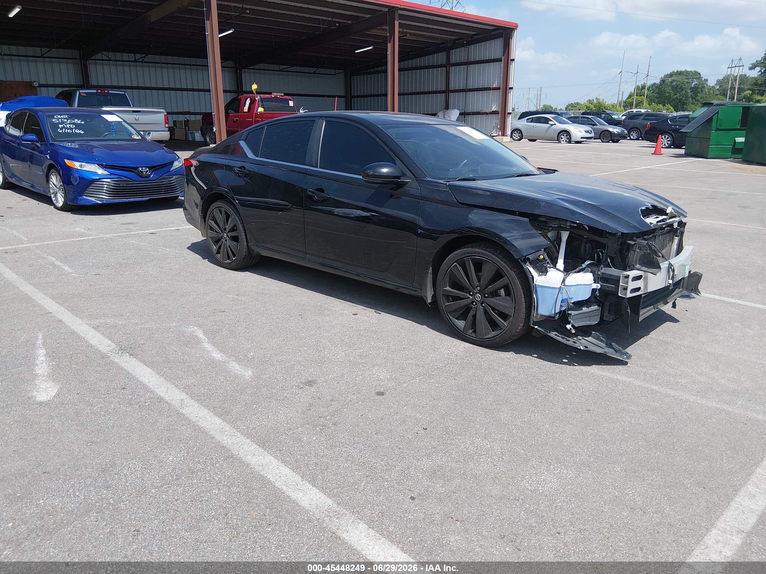 2022 Nissan Altima SR, VIN 1N4BL4CV9NN304037 — Front end