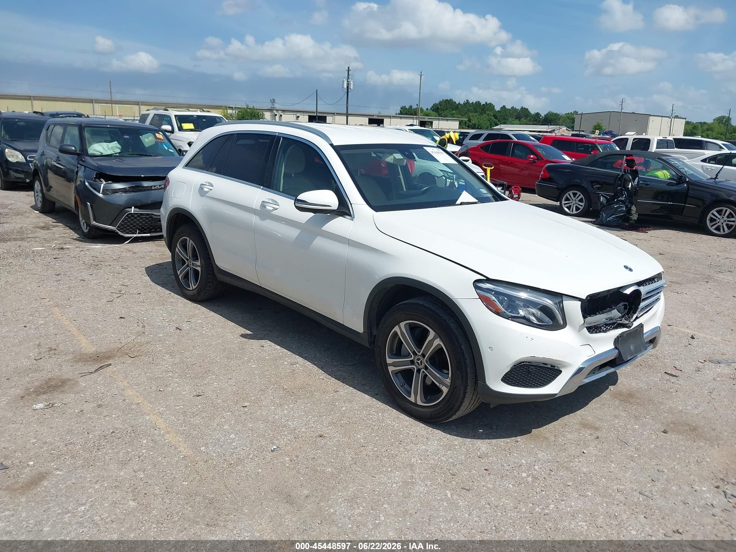 2018 Mercedes-Benz GLC 300, VIN WDC0G4JB9JV056326 — Front end