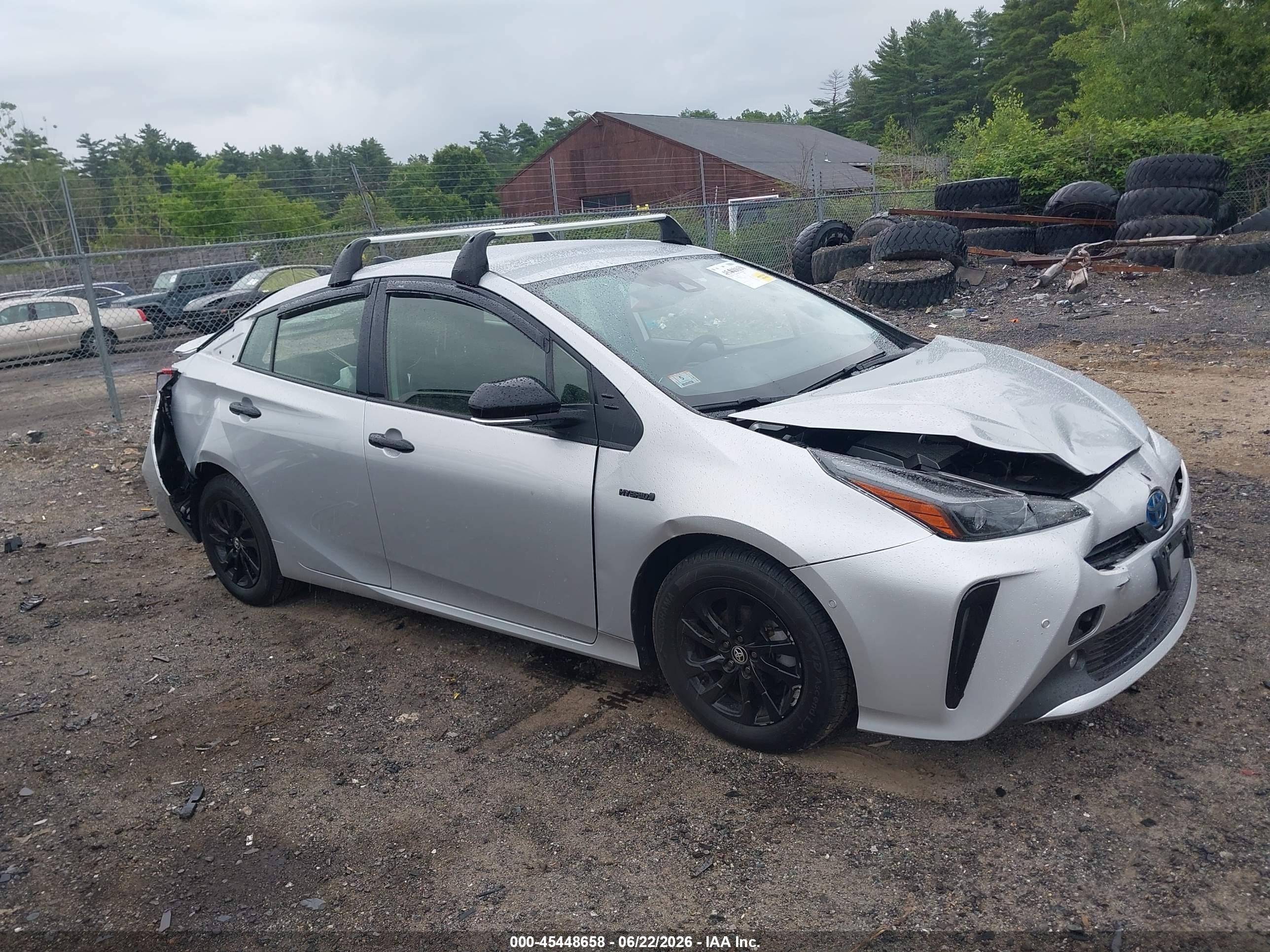 2022 Toyota Prius XLE, VIN JTDL9MFU6N3036575 — Зад
