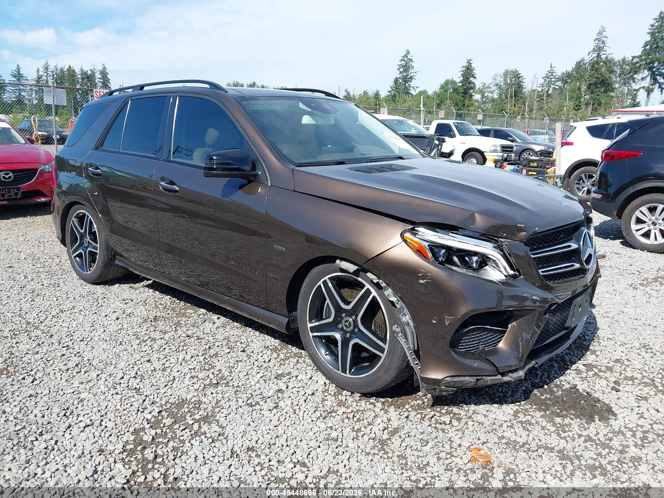 2018 Mercedes-Benz GLE 550e, VIN 4JGDA6DB3JB123001 — Front end