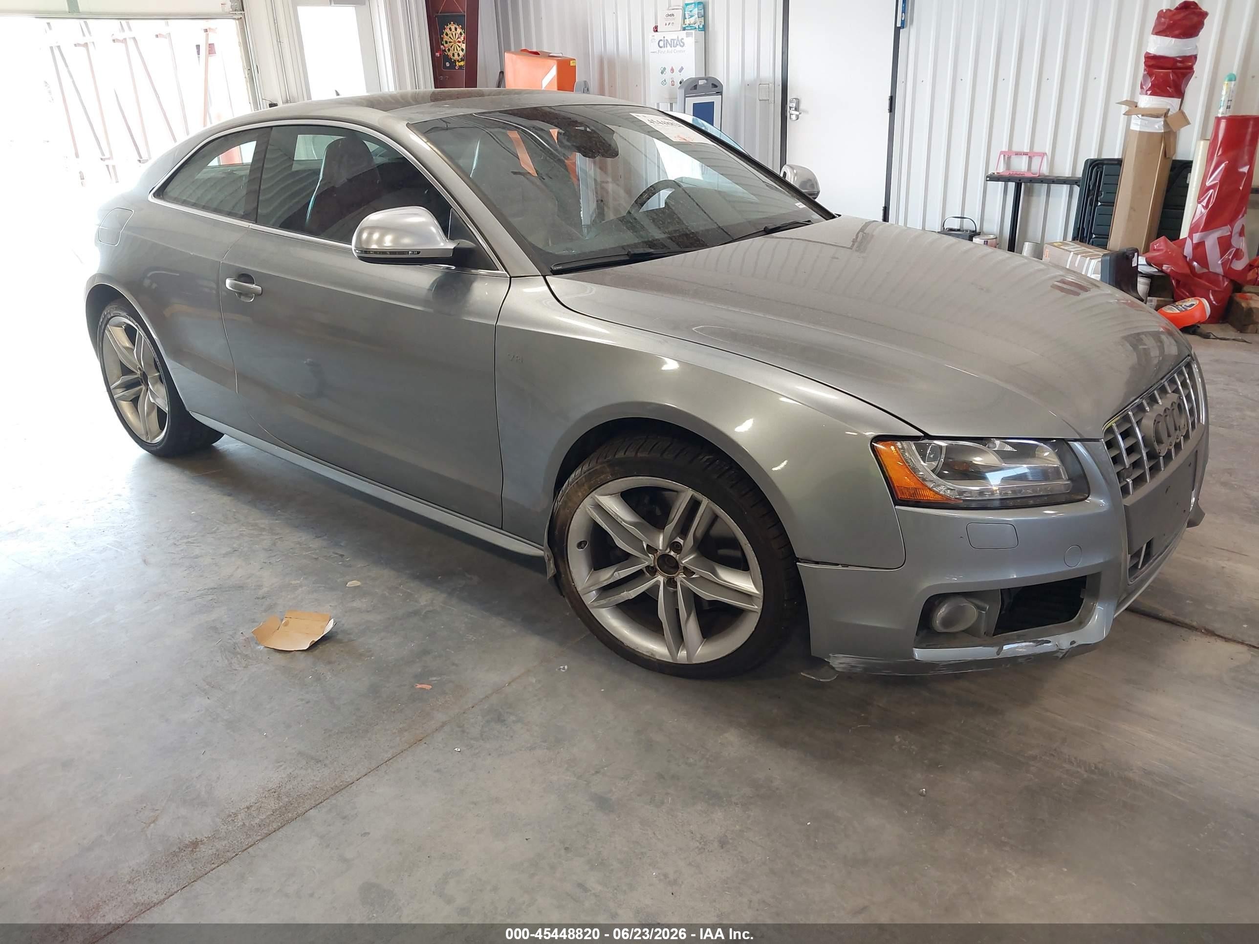 2009 Audi S5, VIN WAURV78T99A025600 — Бок