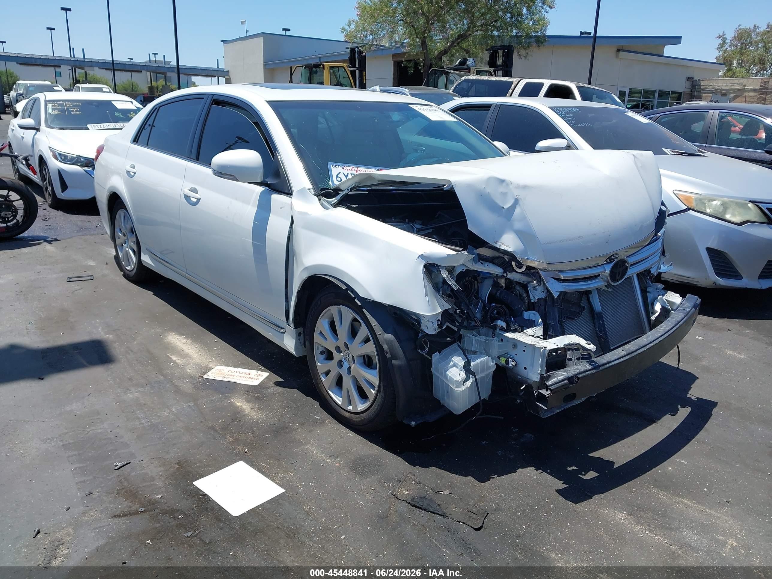 2012 Toyota Avalon Limited, VIN 4T1BK3DB5CU470372 — Front end