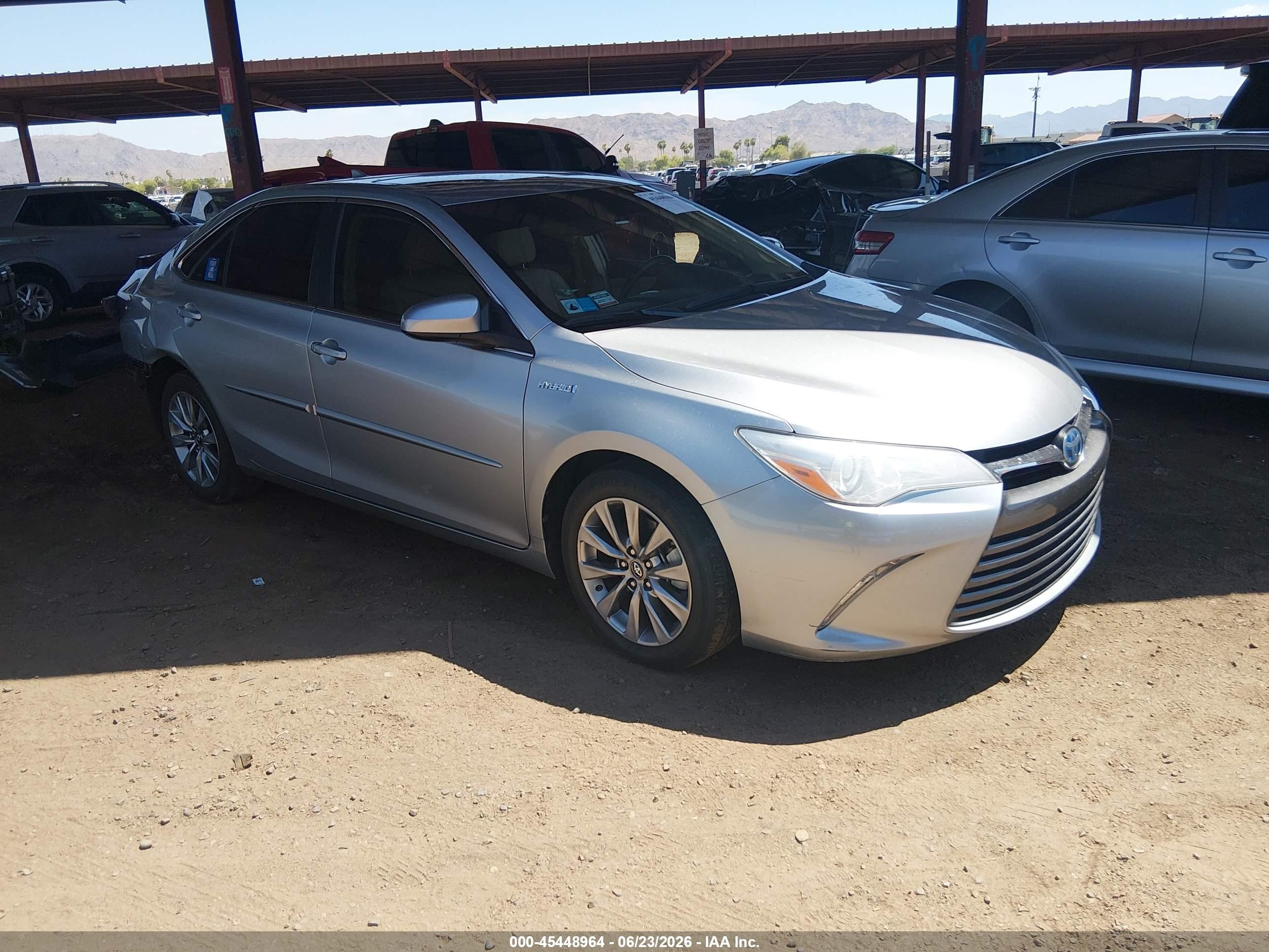 2016 Toyota Camry XLE, VIN 4T1BD1FK9GU195624 — Rear end