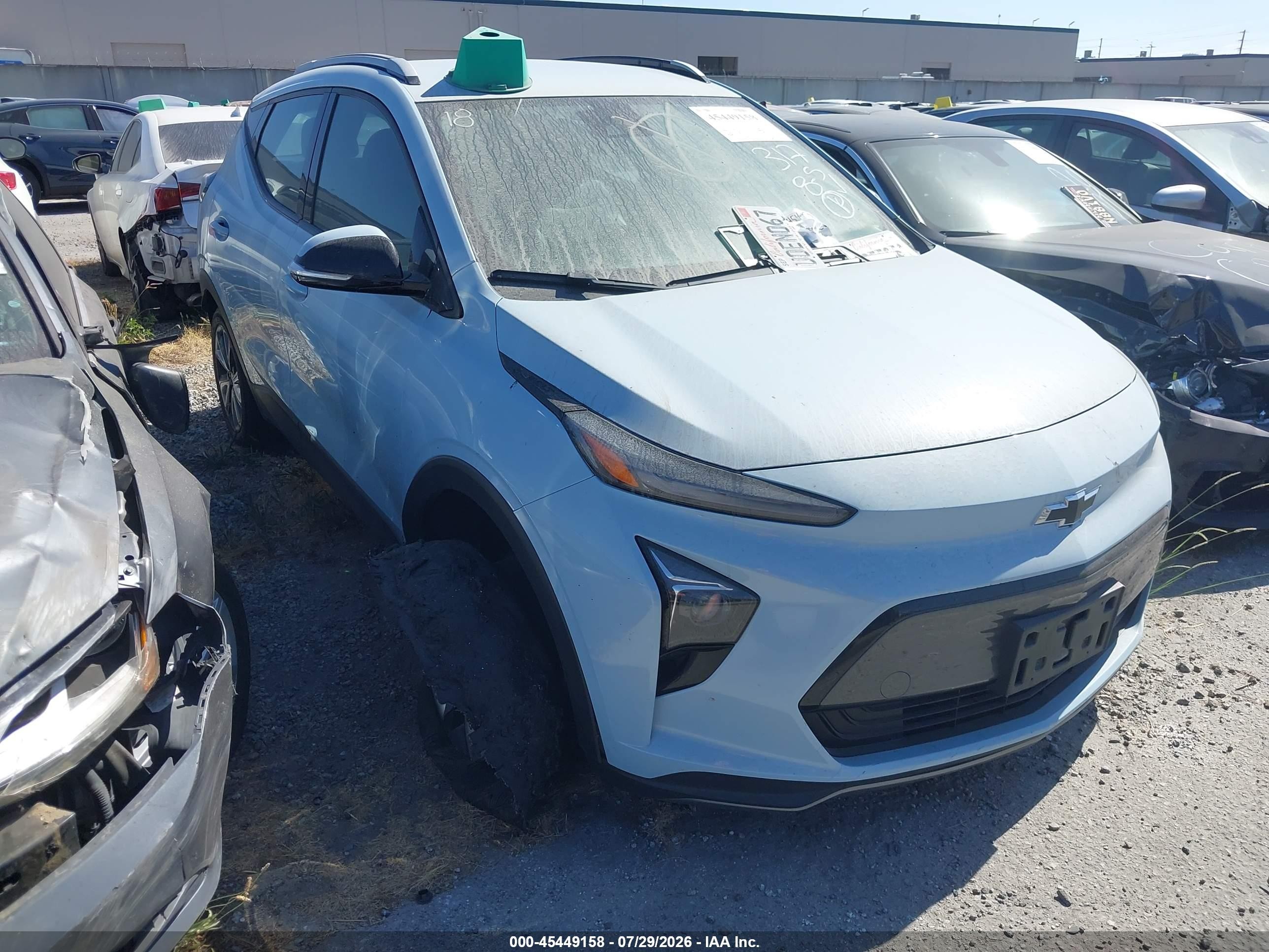 2022 Chevrolet Bolt EUV LT, VIN 1G1FY6S01N4111703 — Front end