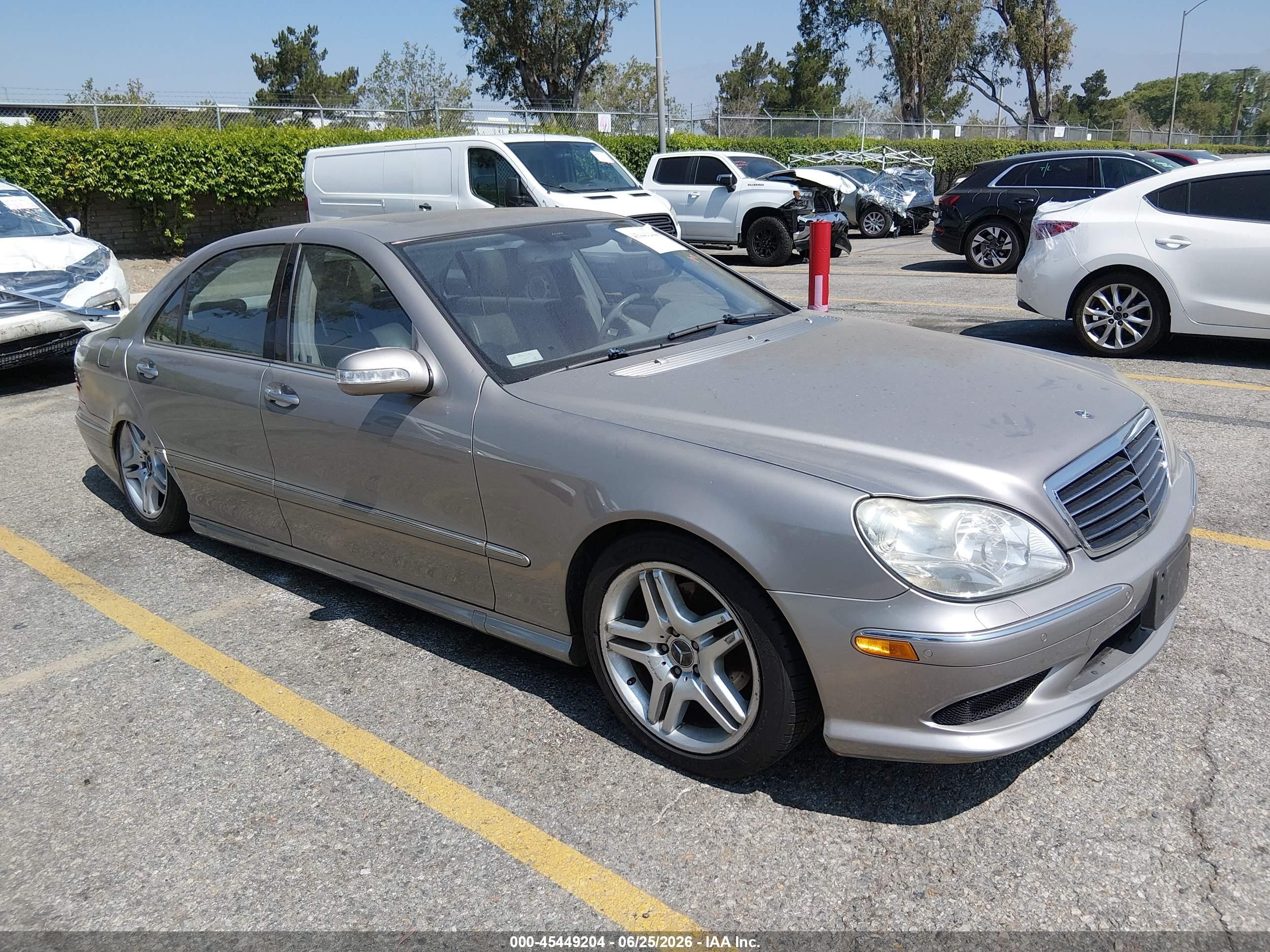 2006 Mercedes-Benz S 500, VIN WDBNG75J46A470688 — Undercarriage