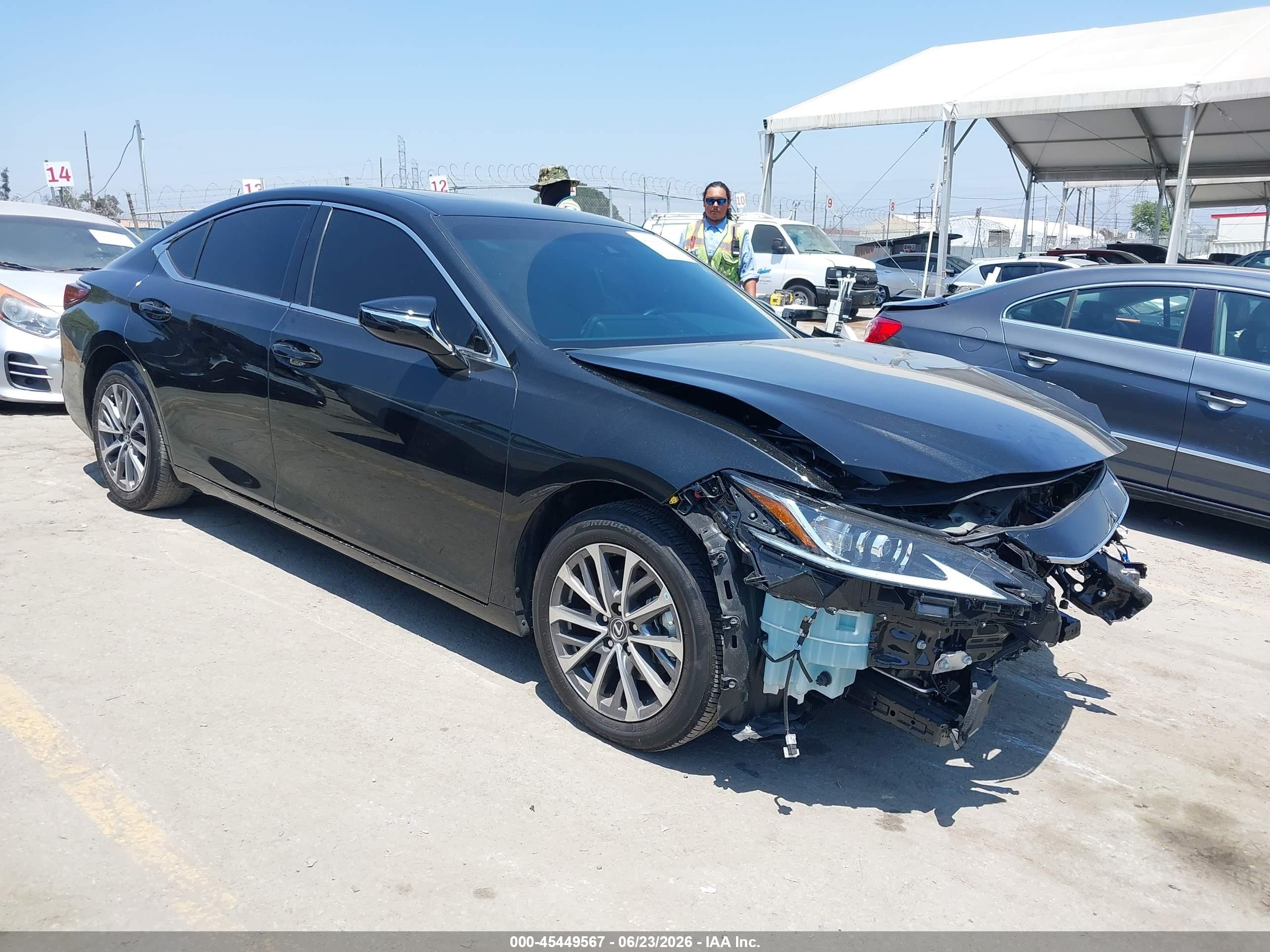 2025 Lexus ES 350, VIN 58ACZ1B19SU218694 — Перед