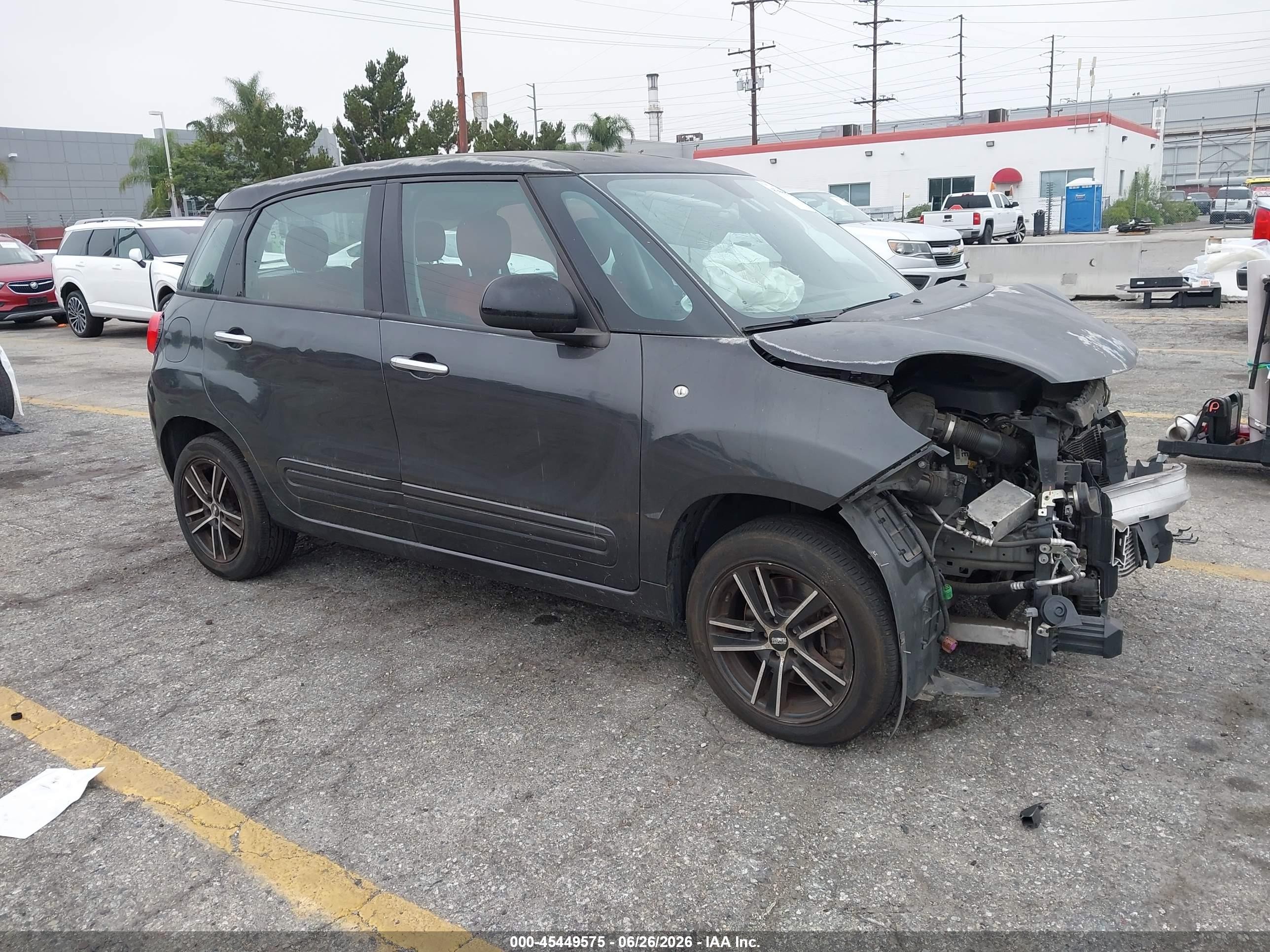 2015 FIAT 500L Pop, VIN ZFBCFAAHXFZ031771 — Front end