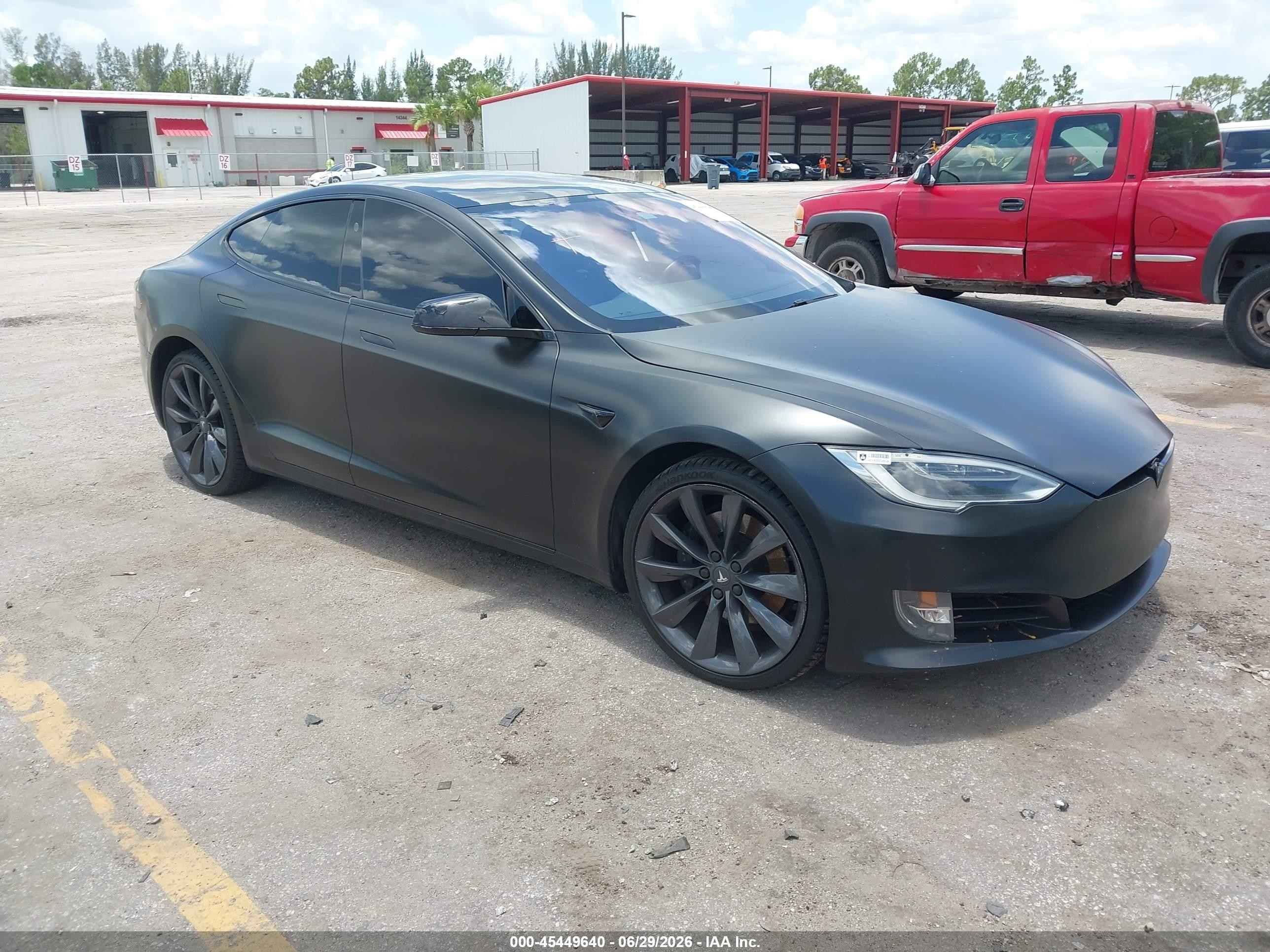 2017 Tesla Model S 100D, VIN 5YJSA1E23HF229582 — Normal wear