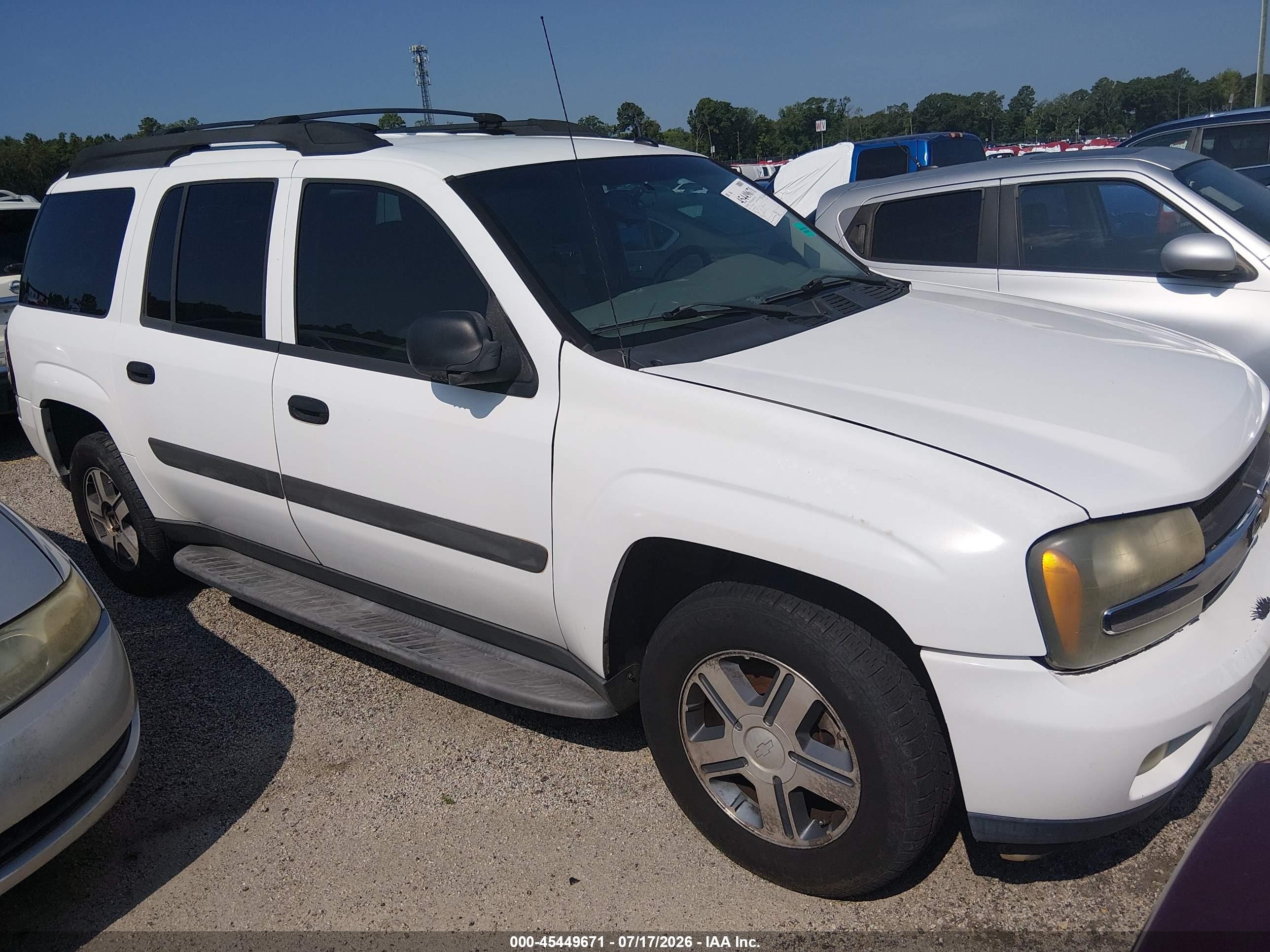 2005 Chevrolet TrailBlazer LS, VIN 1GNES16S256156213 — Normal wear