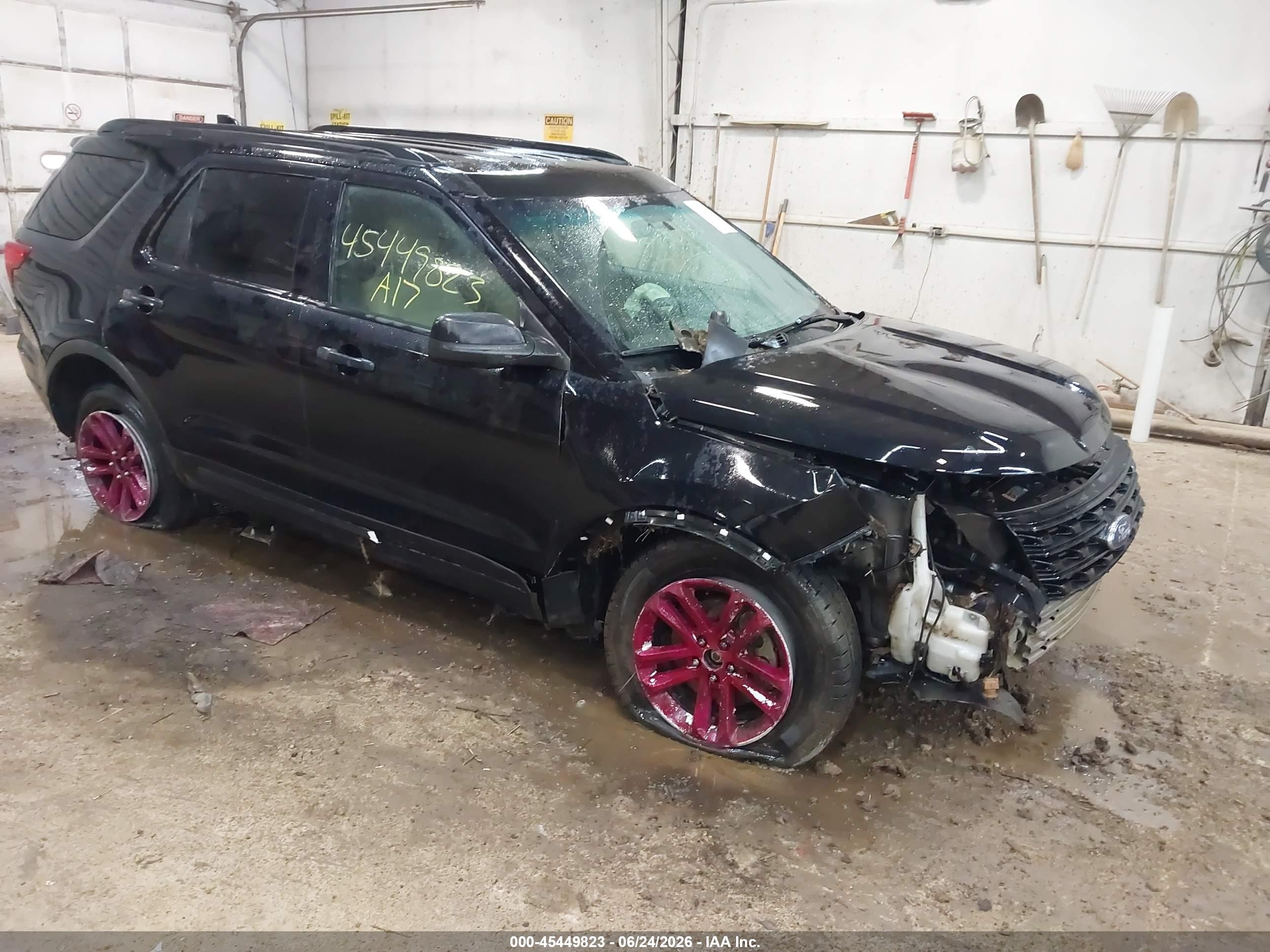 2017 Ford Explorer, VIN 1FM5K8B80HGB00325 — Front end