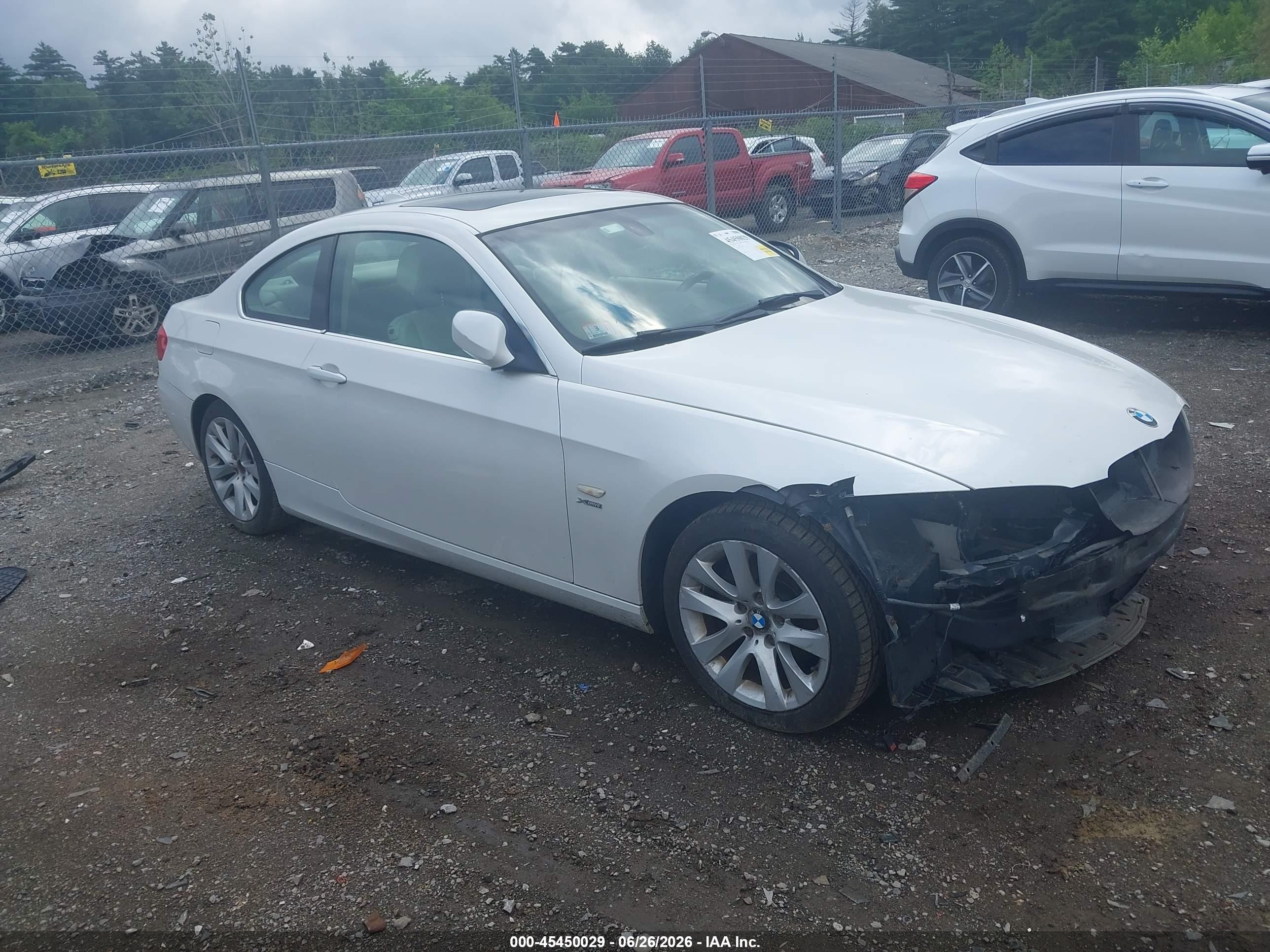 2011 BMW 3 Series 328i xDrive, VIN WBAKF5C51BE586691 — Front end