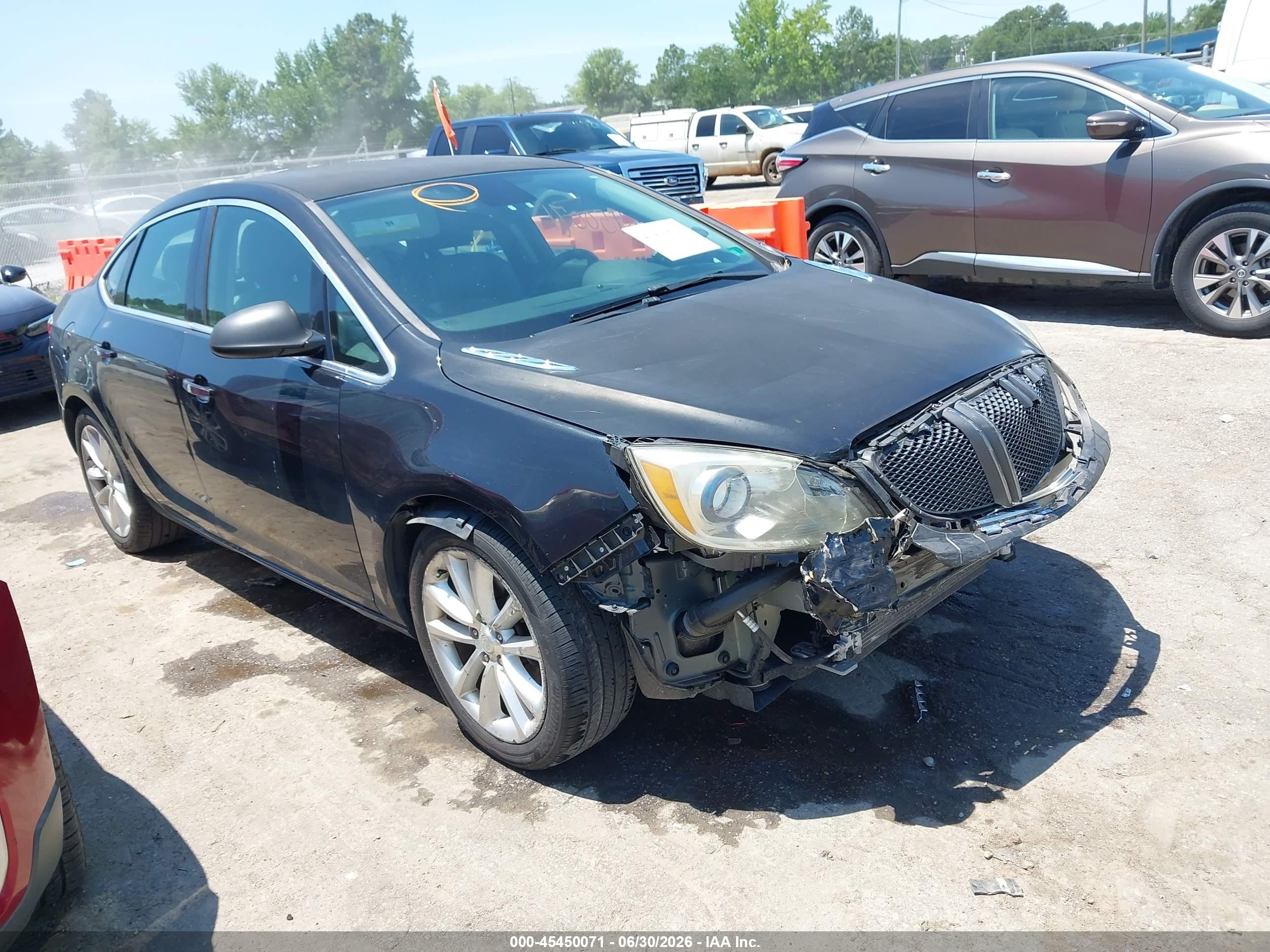 2014 Buick Verano, VIN 1G4PP5SK2E4108315 — Front end