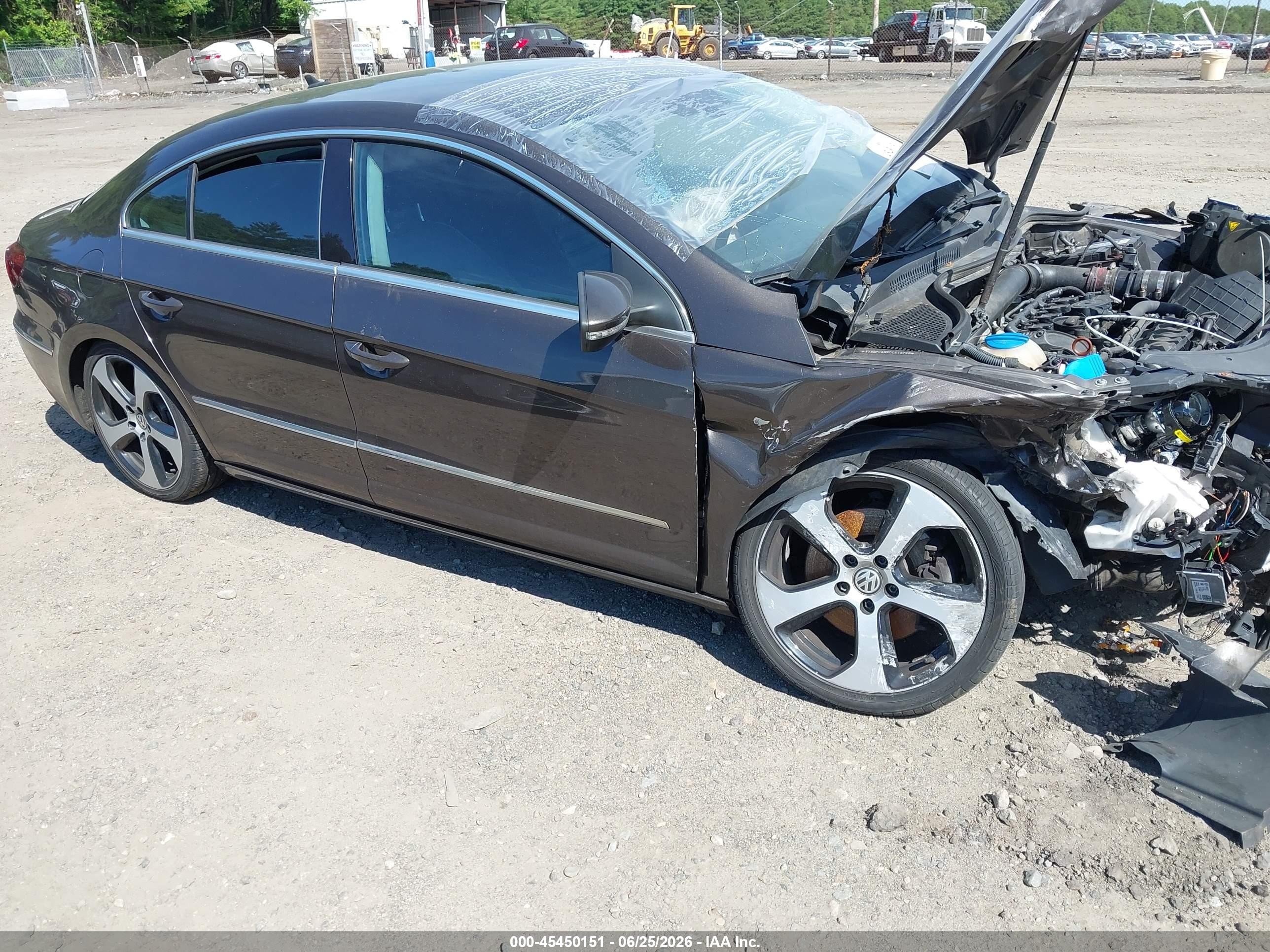 2013 Volkswagen CC R-Line, VIN WVWBP7ANXDE519766 — Перед