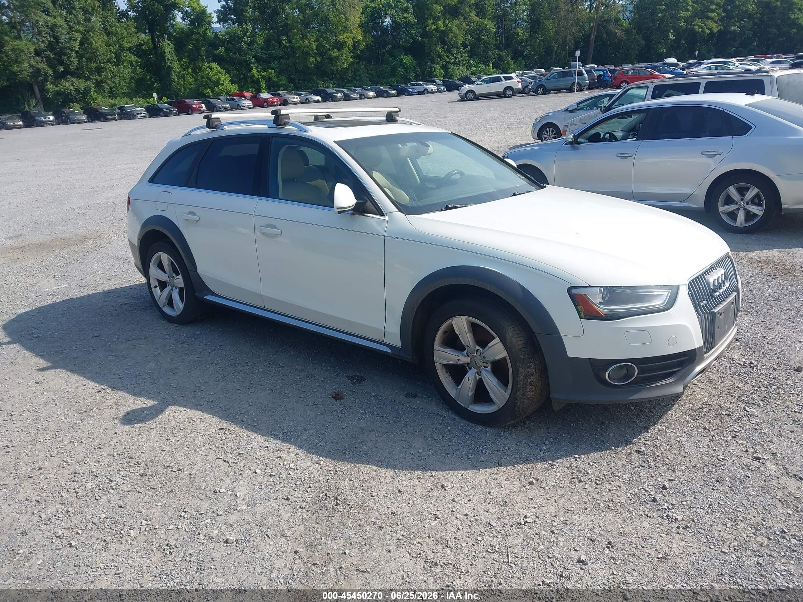 2015 Audi allroad A4 Premium Plus, VIN WA1UFAFL9FA007503 — Normal wear