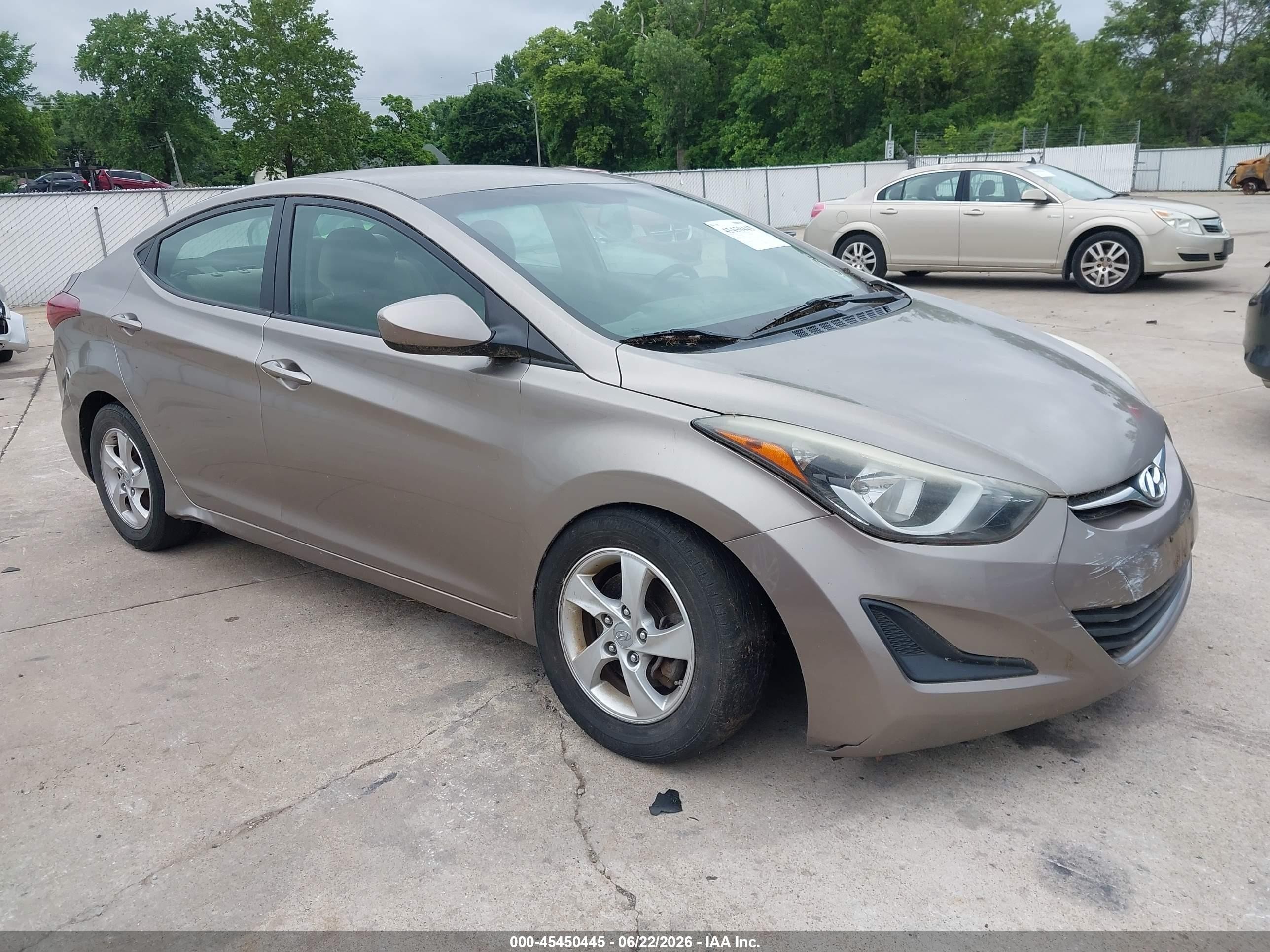 2014 Hyundai Elantra SE, VIN 5NPDH4AE8EH512529 — Normal wear