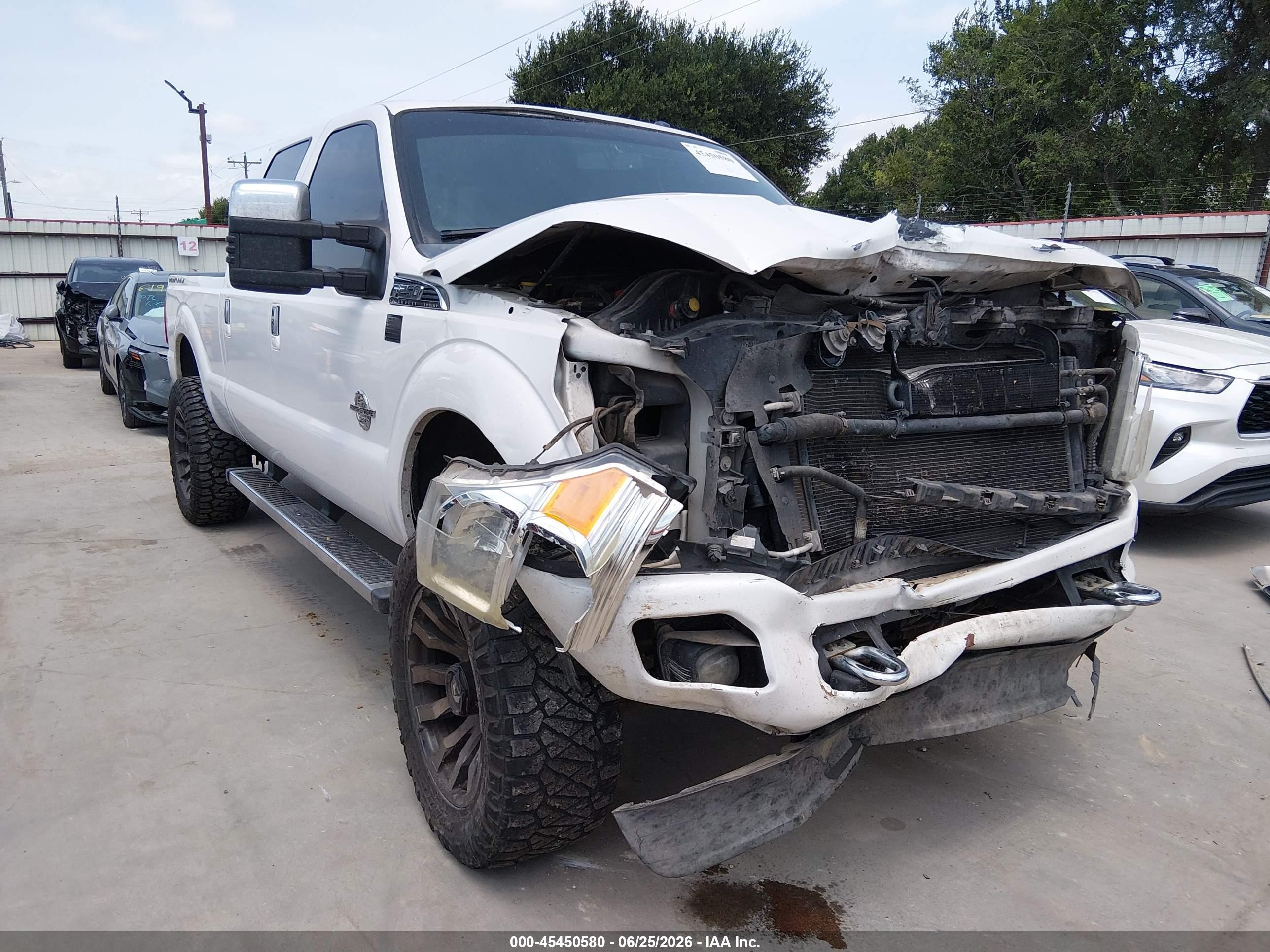2014 Ford F-250 Platinum, VIN 1FT7W2BT1EEA96814 — Front end