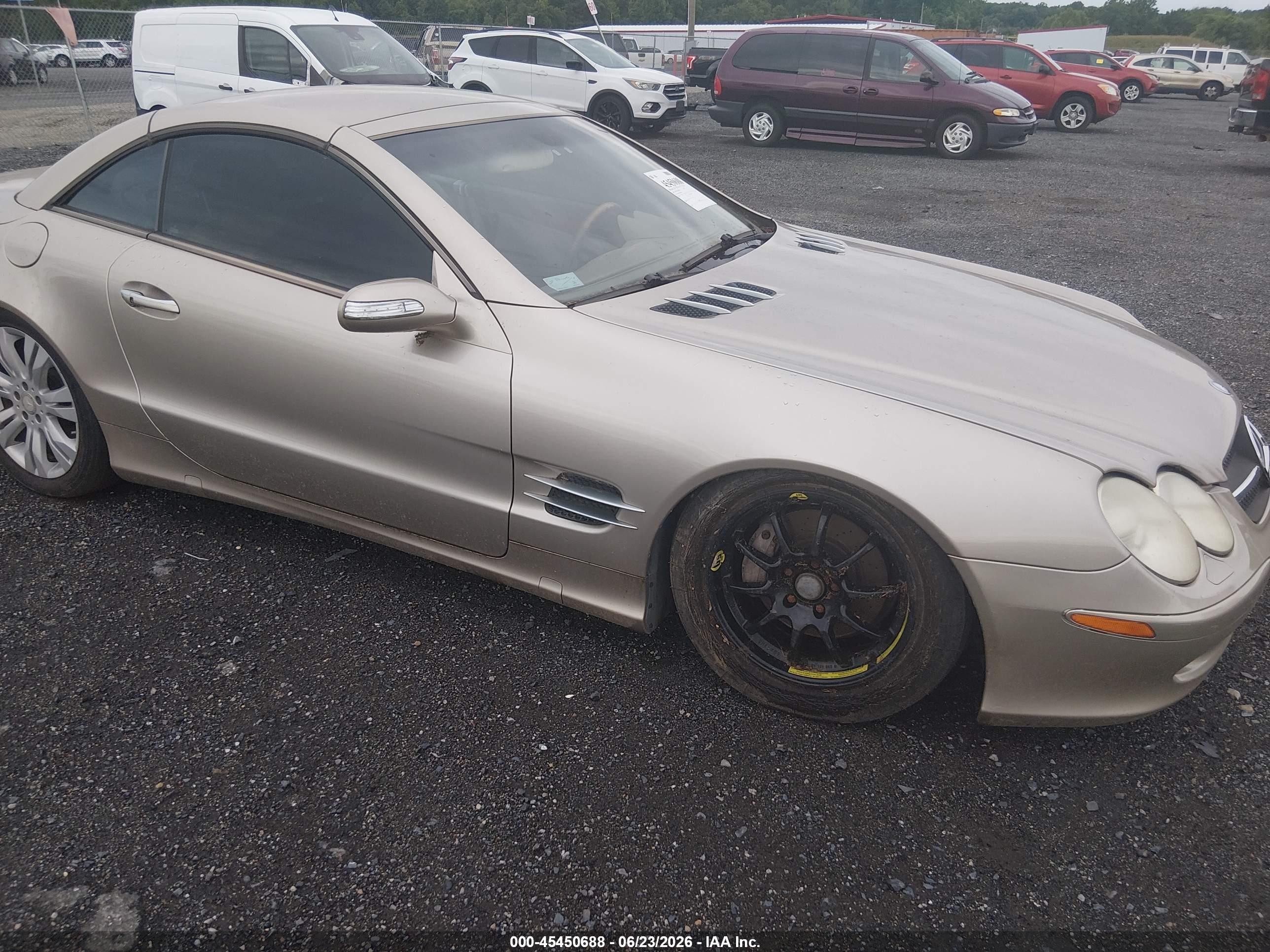 2004 Mercedes-Benz SL 500, VIN WDBSK75F64F084061 — Normal wear
