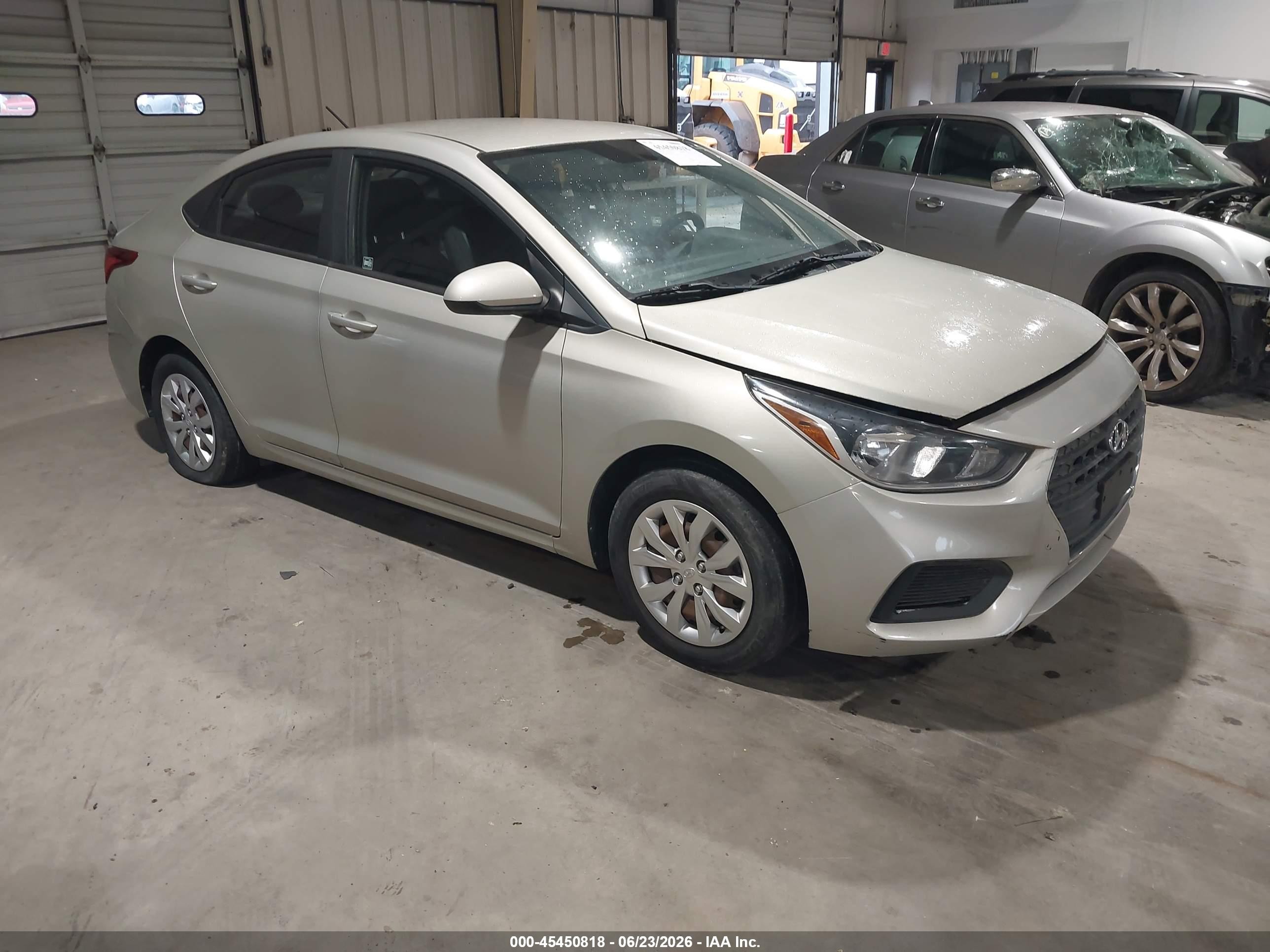 2018 Hyundai Accent SE, VIN 3KPC24A39JE028704 — Фото с аукциона 1 of 5