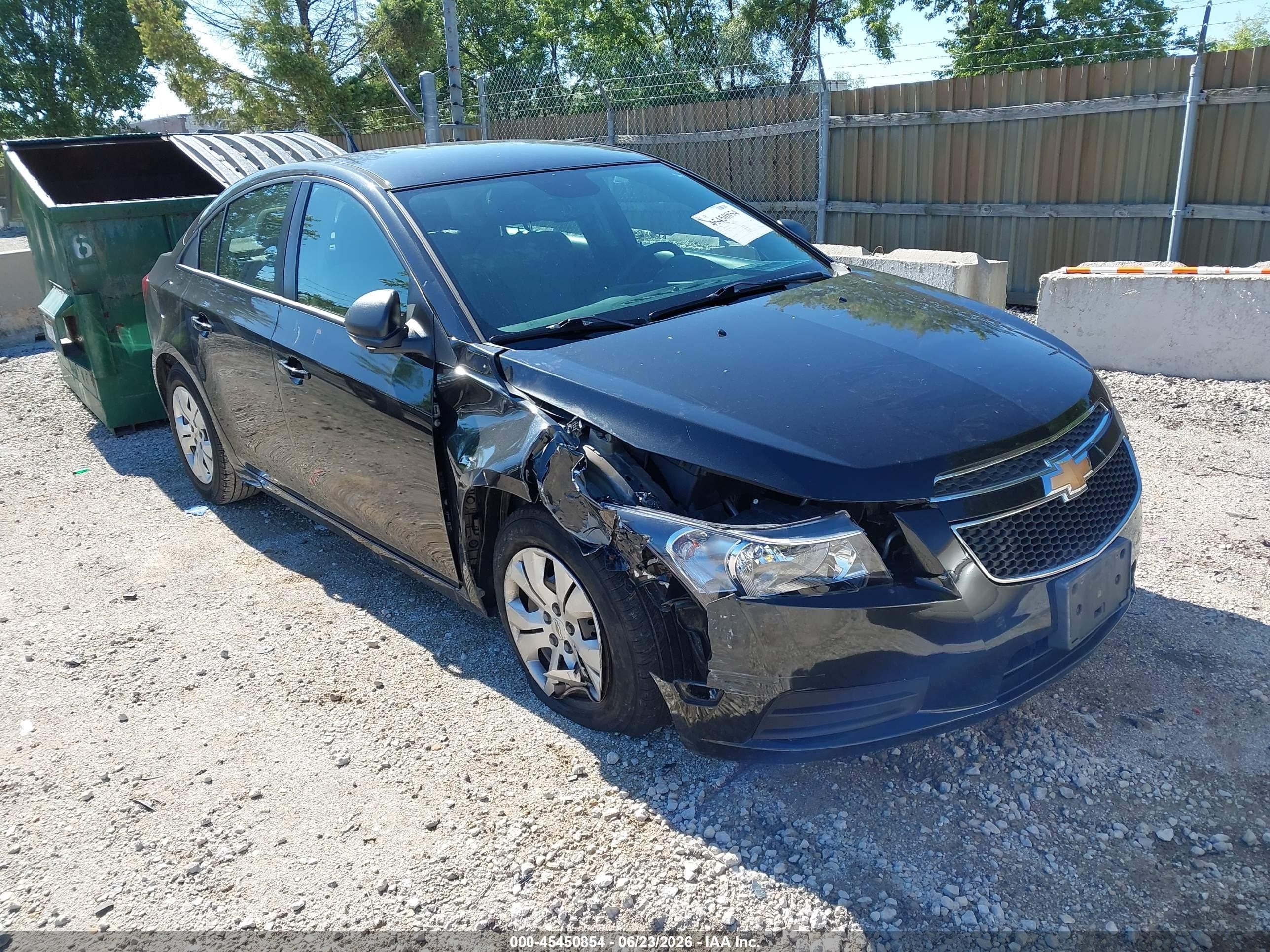2014 Chevrolet Cruze LS, VIN 1G1PA5SH3E7449109 — Front end