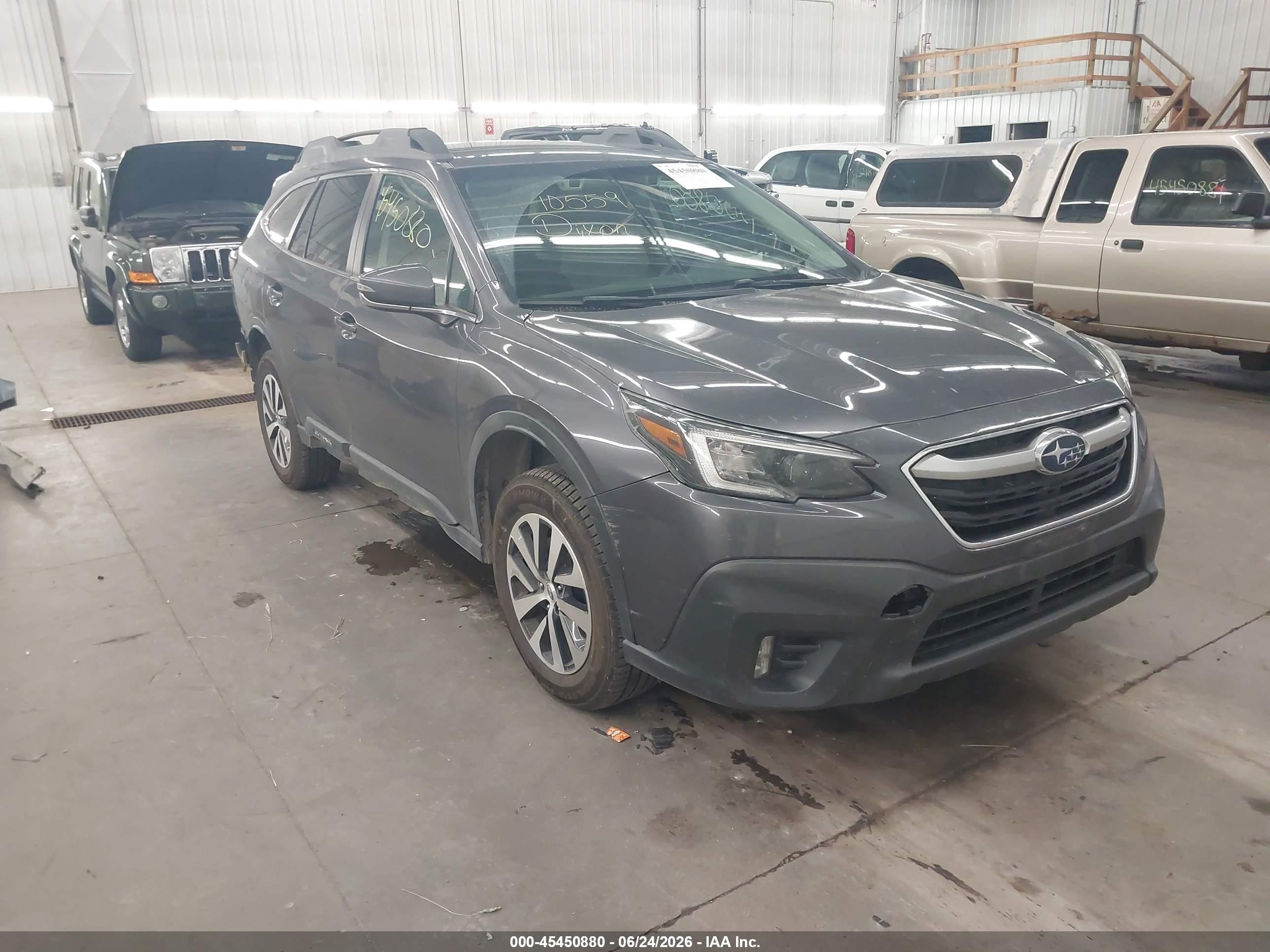 2020 Subaru Outback Premium, VIN 4S4BTACC9L3148643 — Зад