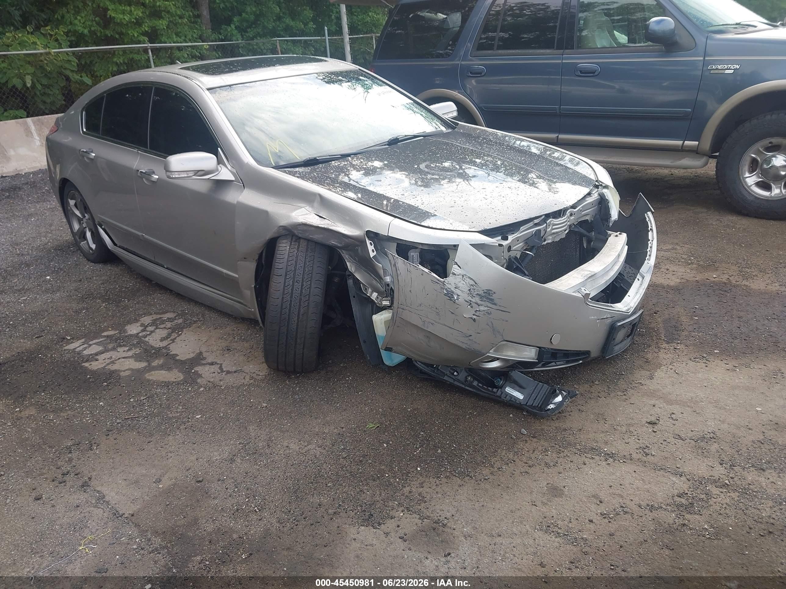 2011 Acura TL Technology, VIN 19UUA9F55BA002072 — Перед