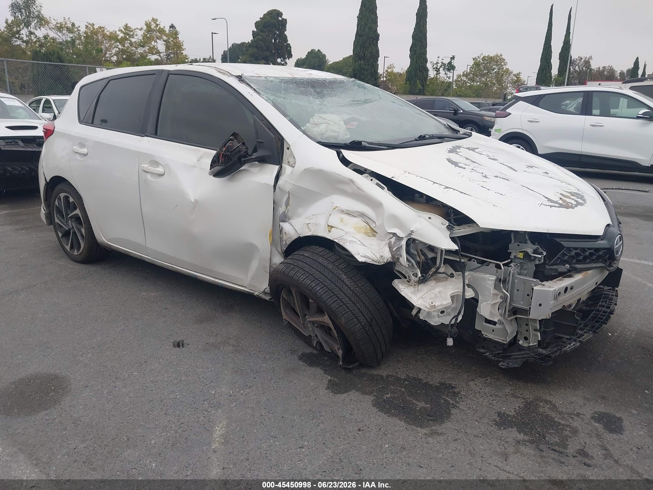 2016 Scion iM, VIN JTNKARJE8GJ500704 — Опрокидывание