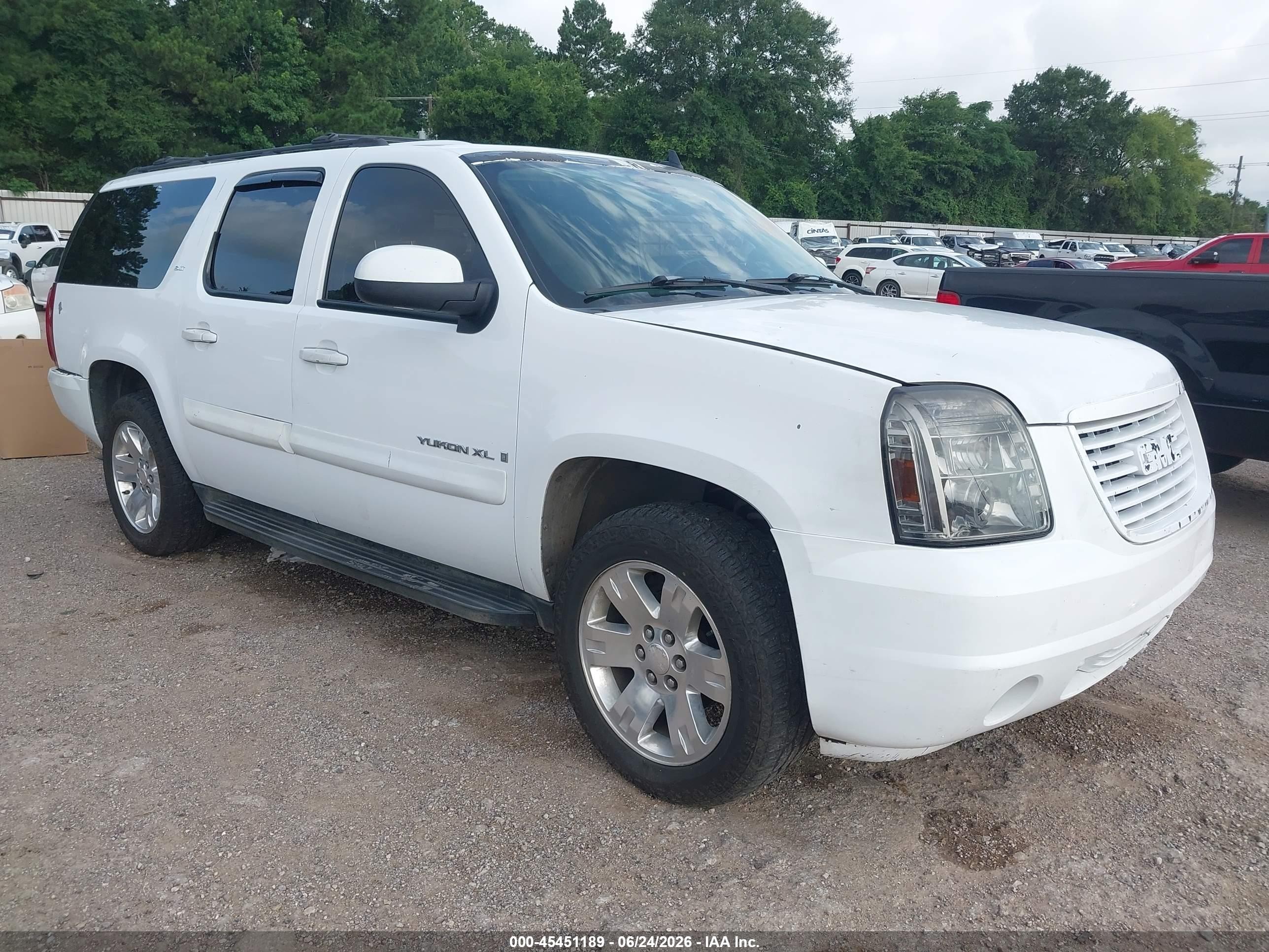 2007 GMC Yukon XL SLT, VIN 1GKFC16097R198876 — Normal wear