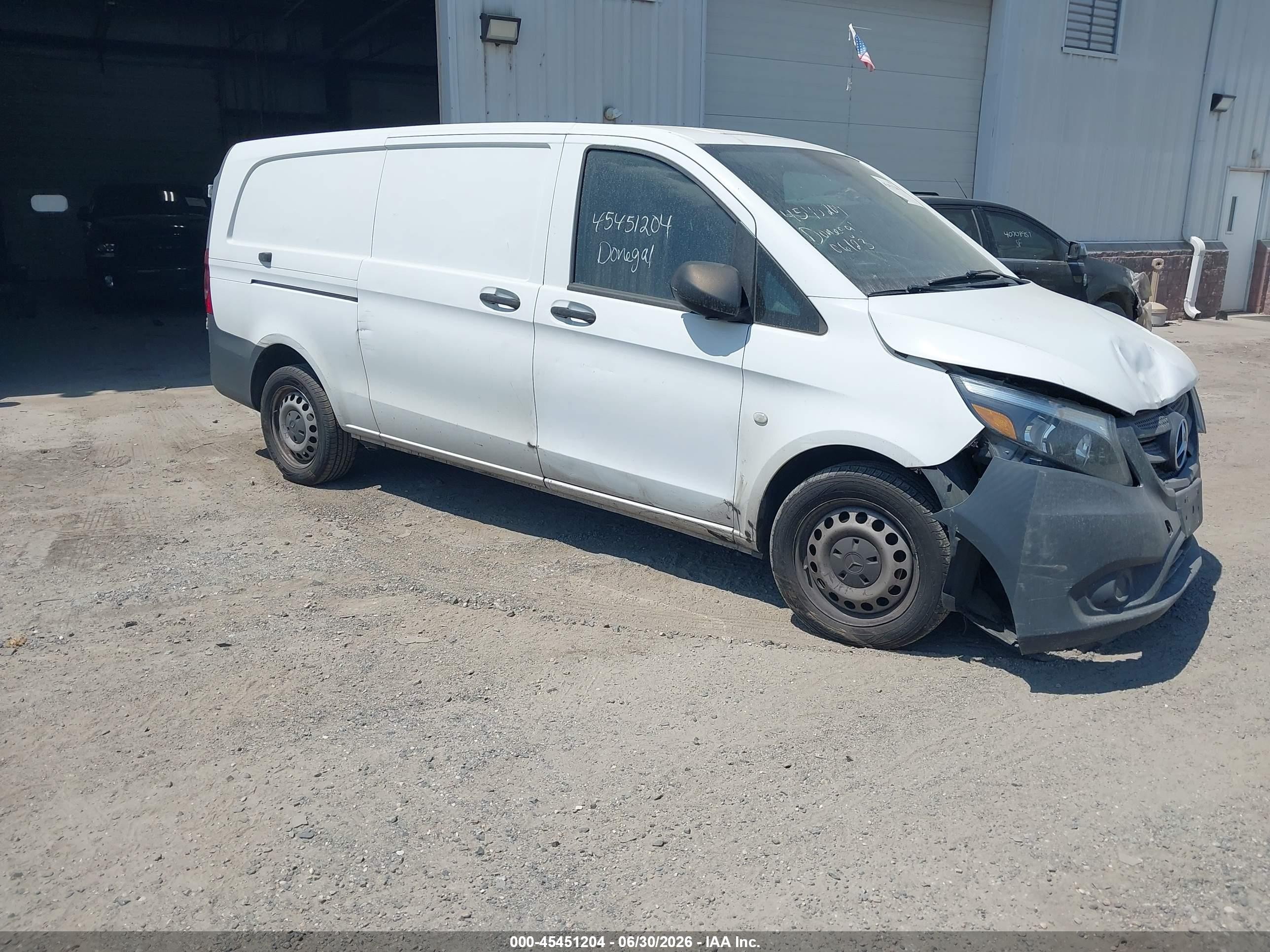 2018 Mercedes-Benz Metris Cargo, VIN WD3PG3EA8J3382916 — Front end