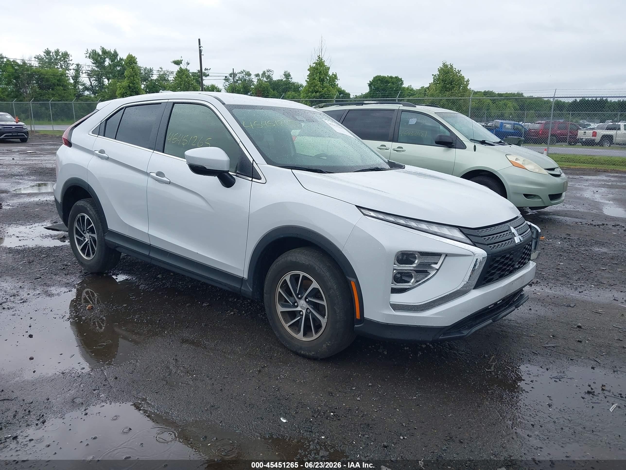 2024 Mitsubishi Eclipse Cross ES, VIN JA4ATUAA2RZ000496 — Front end