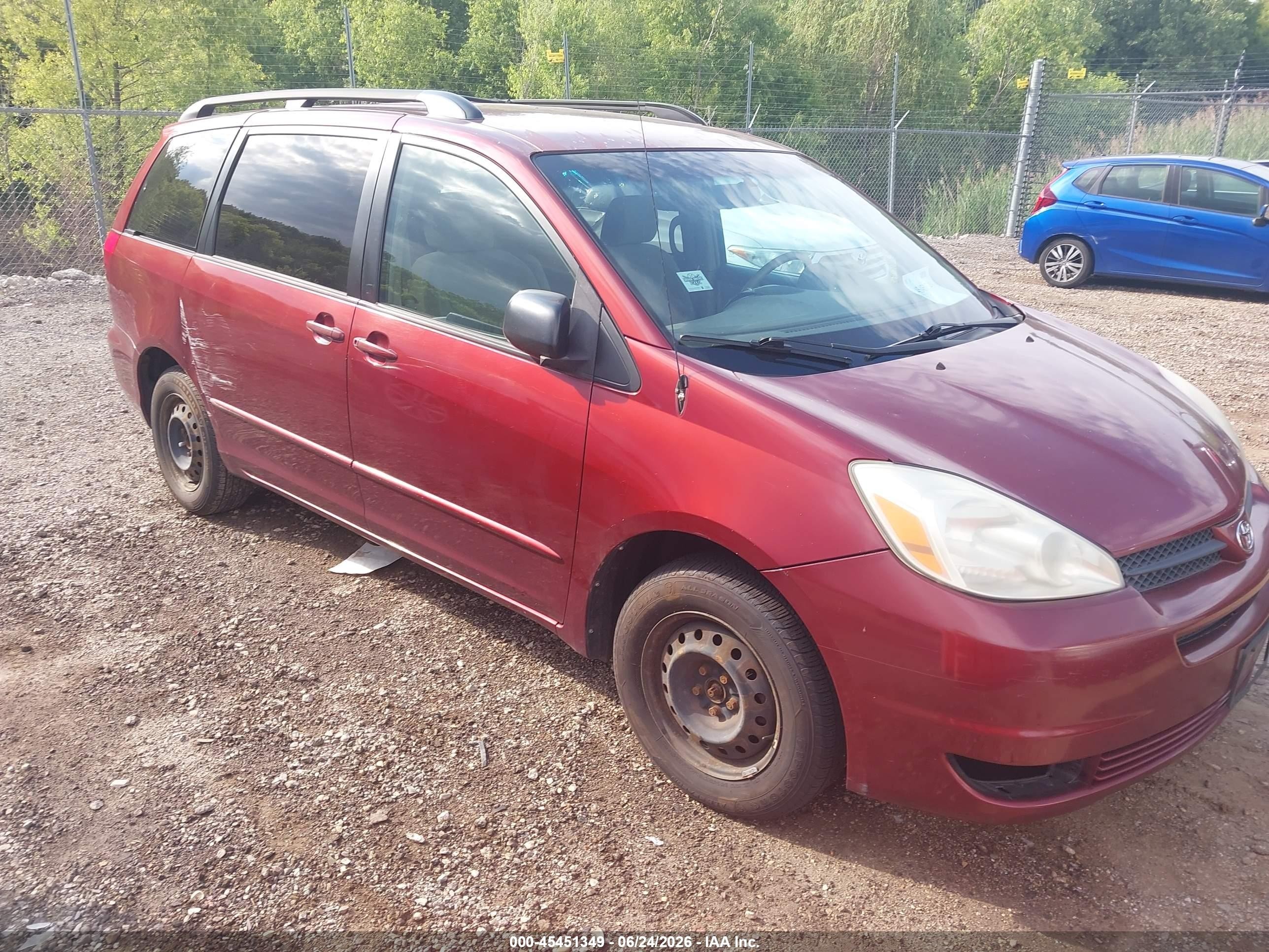2005 Toyota Sienna CE, VIN 5TDZA23C25S241424 — Normal wear