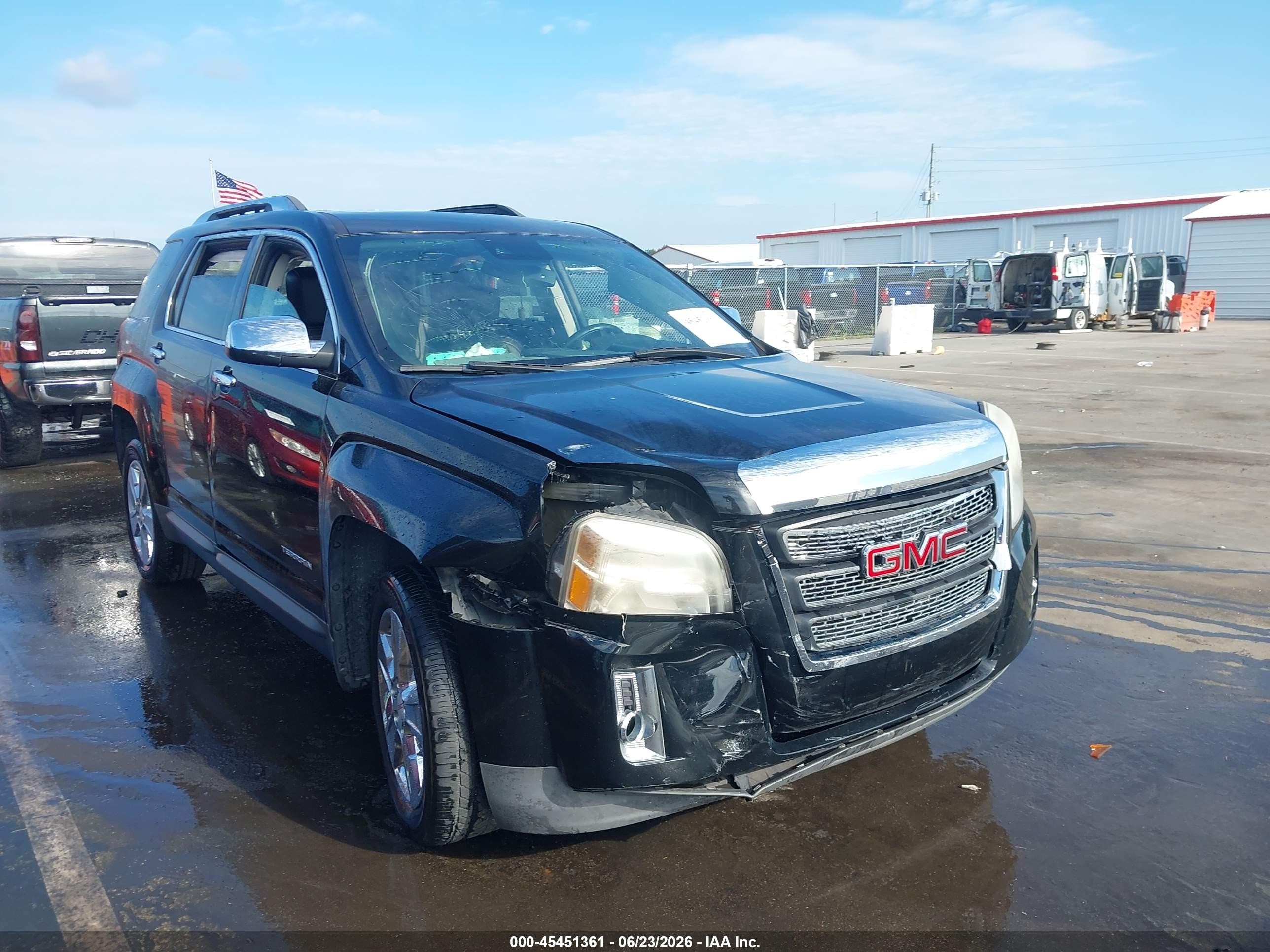 2015 GMC Terrain SLT, VIN 2GKALTEK3F6374548 — Front end