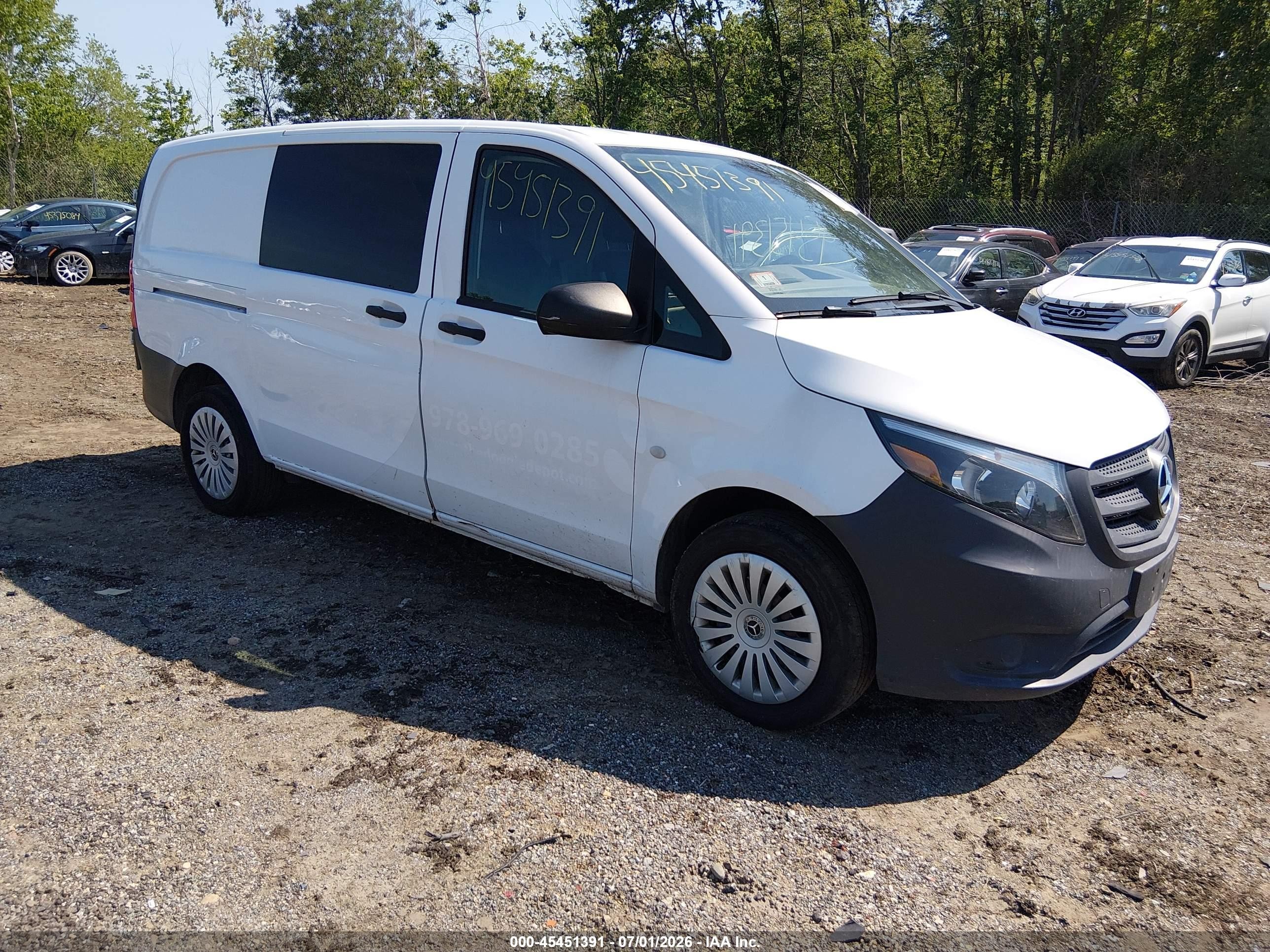 2017 Mercedes-Benz Metris Cargo Worker, VIN WD3PG2EA2H3218498 — Rear end