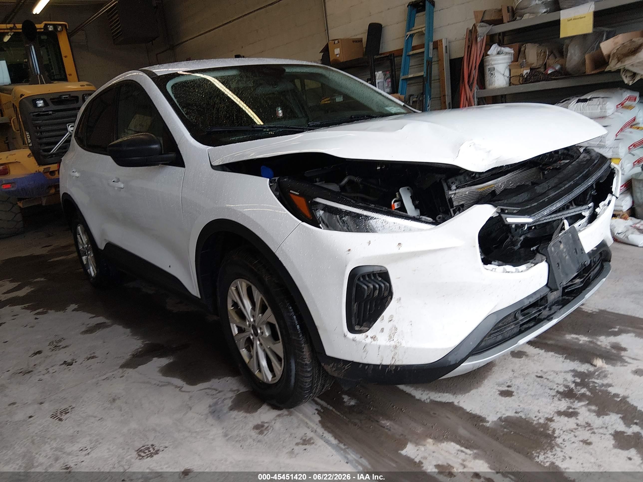 2025 Ford Escape Active, VIN 1FMCU9GN6SUB69731 — Front end