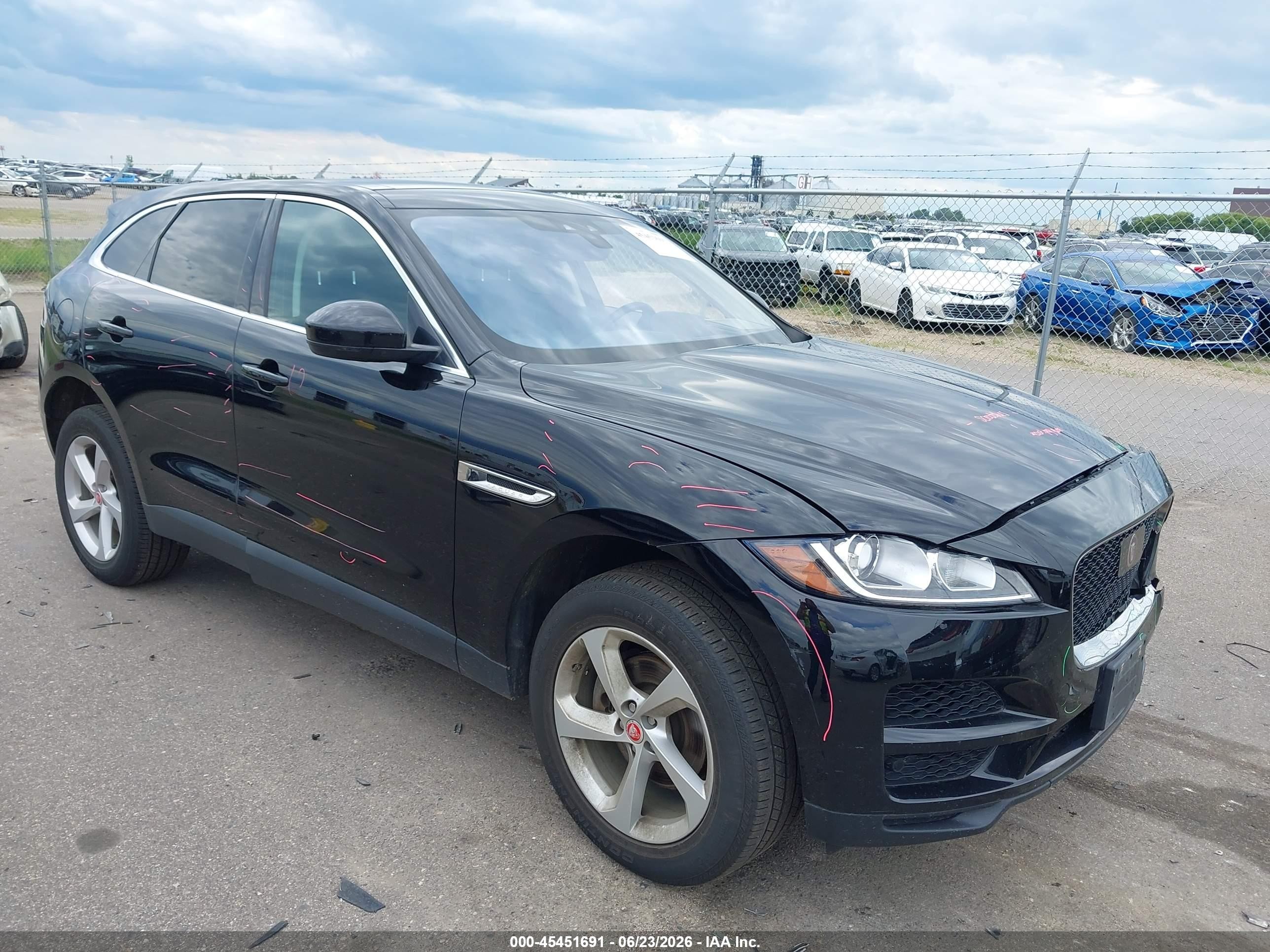 2020 Jaguar F-Pace 25t Premium, VIN SADCJ2FX7LA619031 — Front end