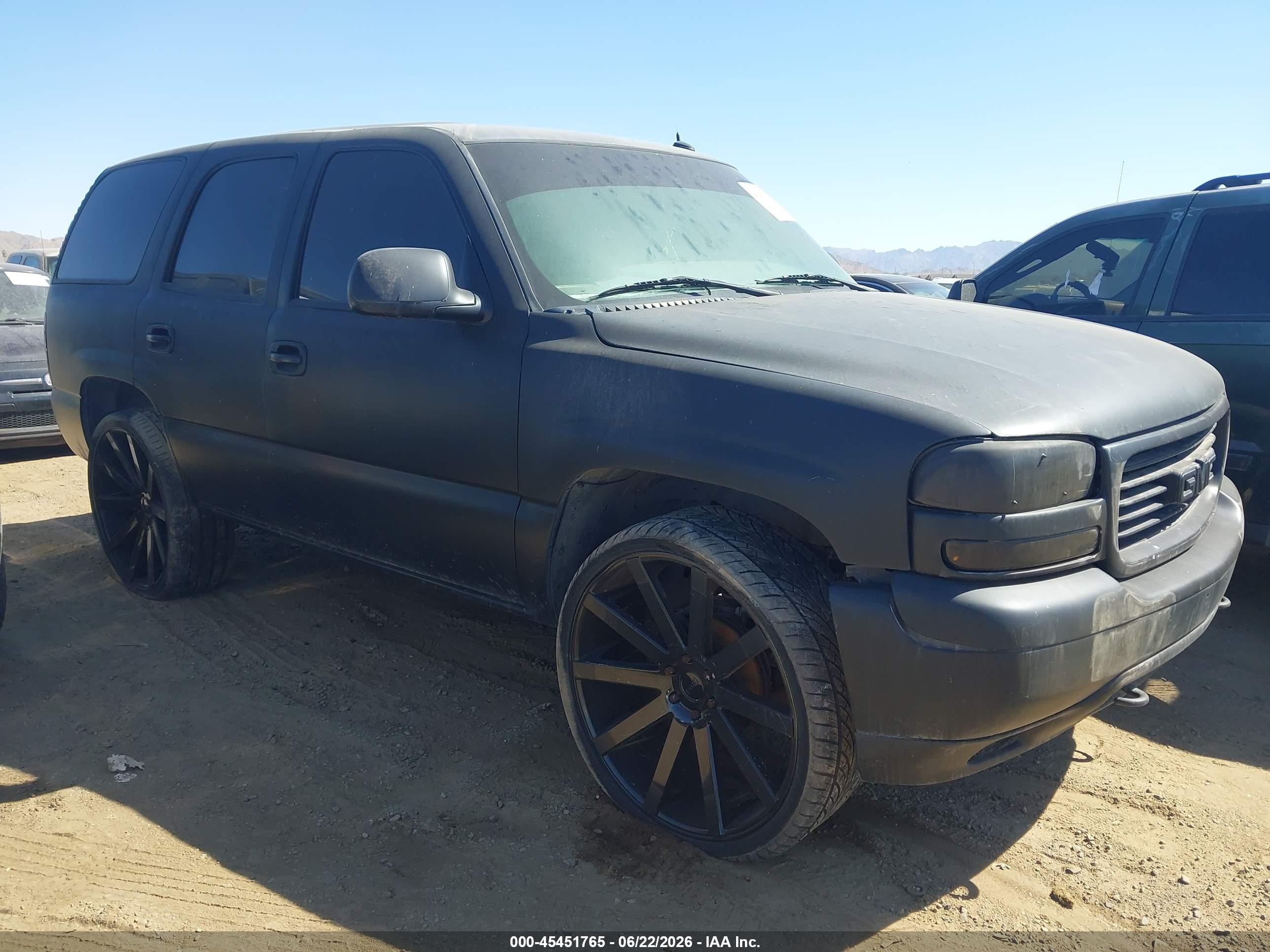2005 GMC Yukon SLE, VIN 1GKEK13V15R102430 — Normal wear