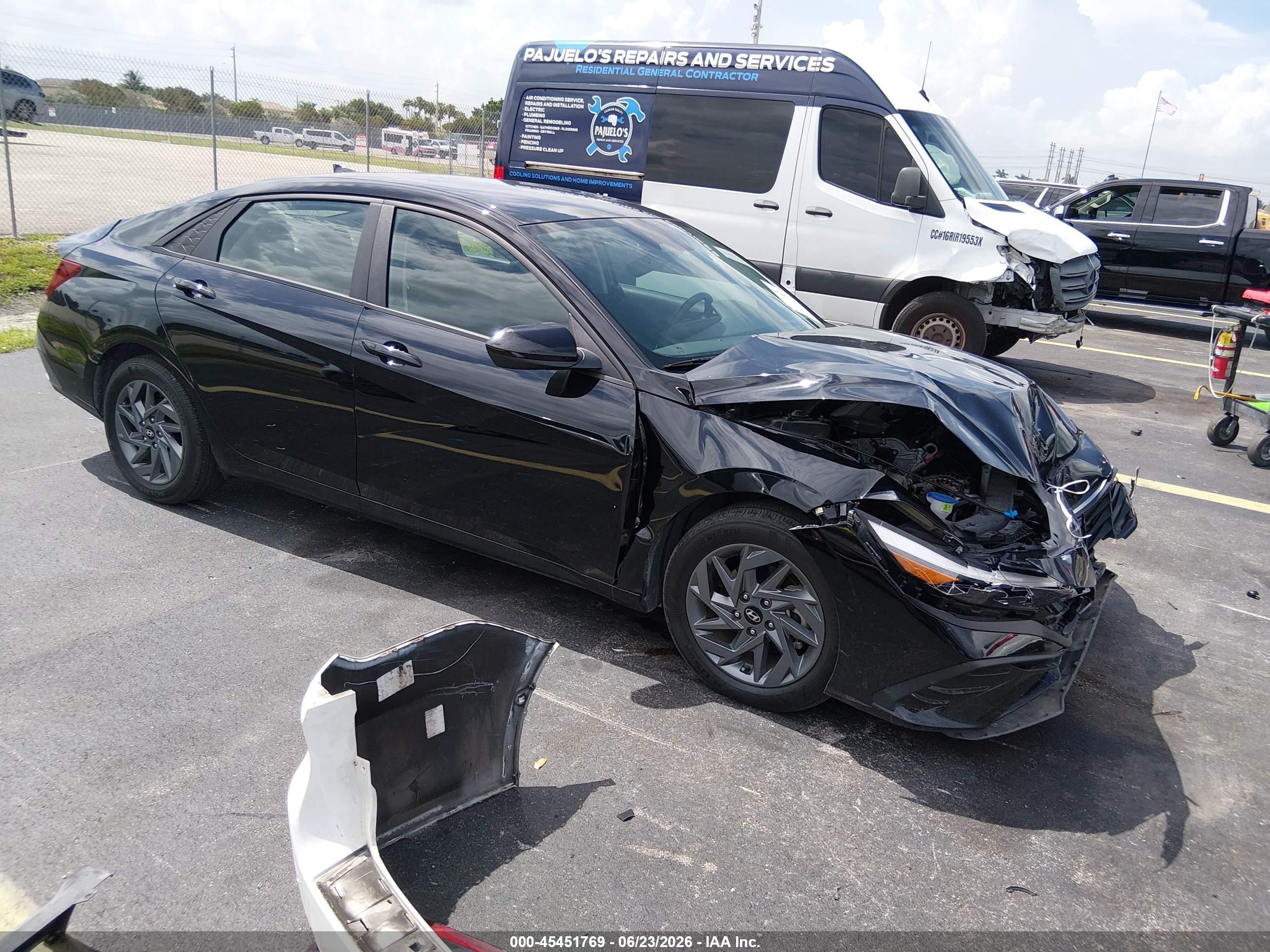 2024 Hyundai Elantra SEL, VIN KMHLM4DG7RU734782 — Front end