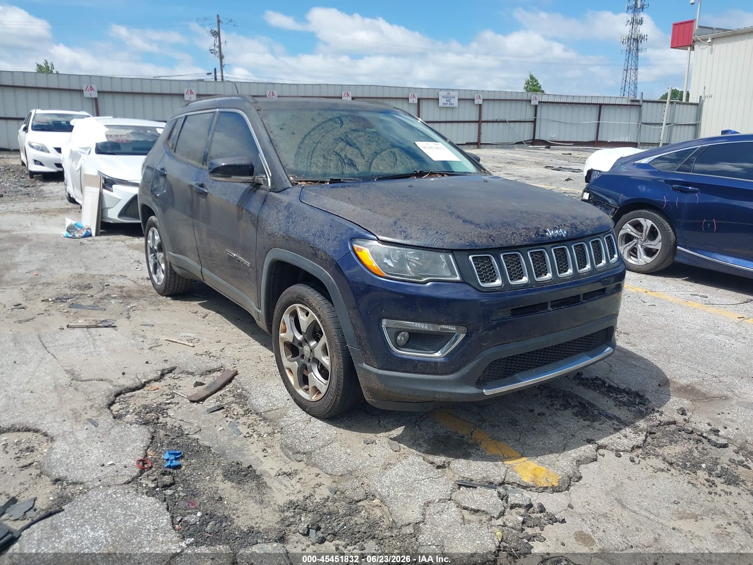 2018 Jeep Compass Limited, VIN 3C4NJDCB5JT104527 — Front end