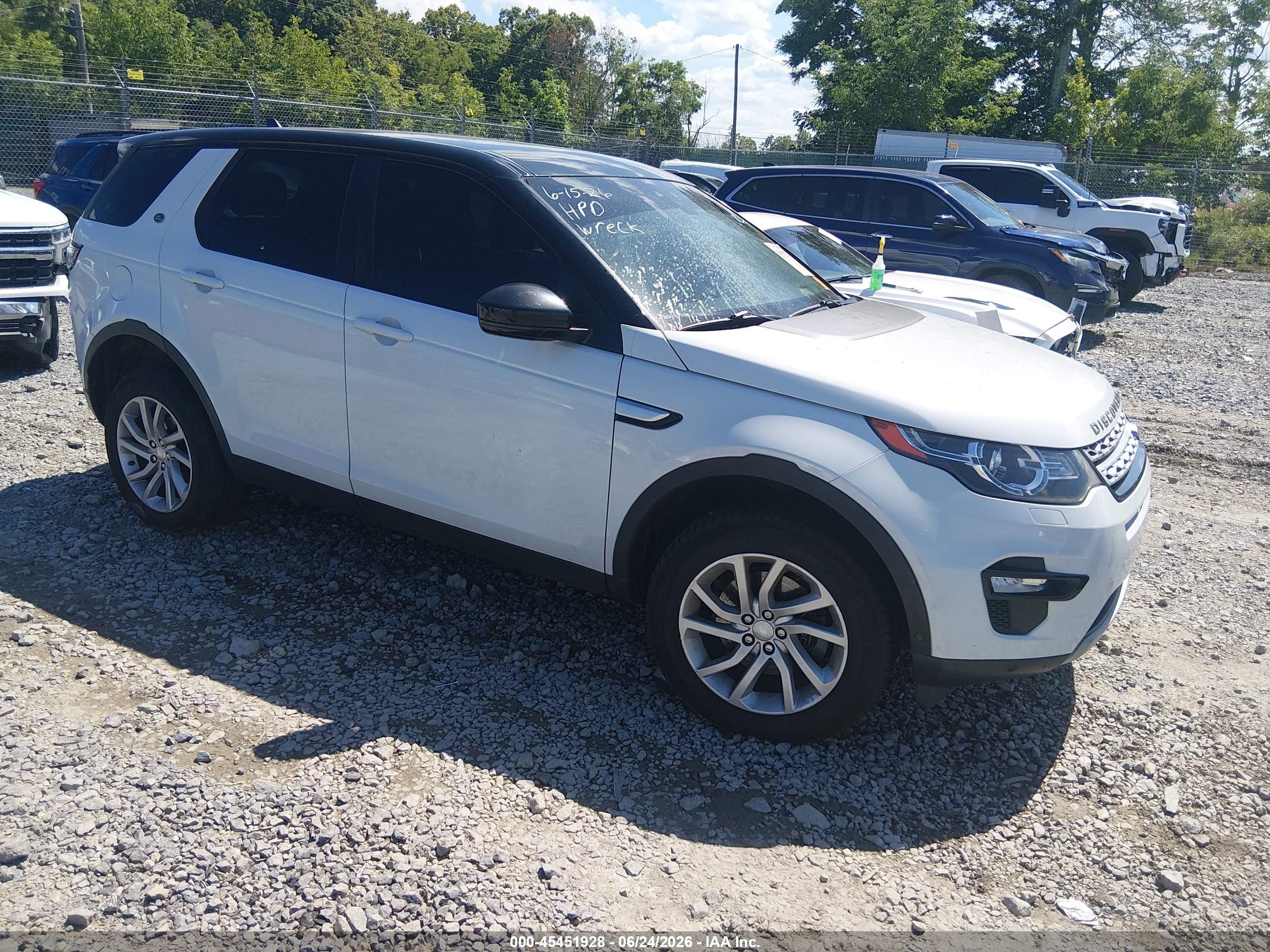 2016 Land Rover Discovery Sport HSE, VIN SALCR2BG0GH566737 — Rear end