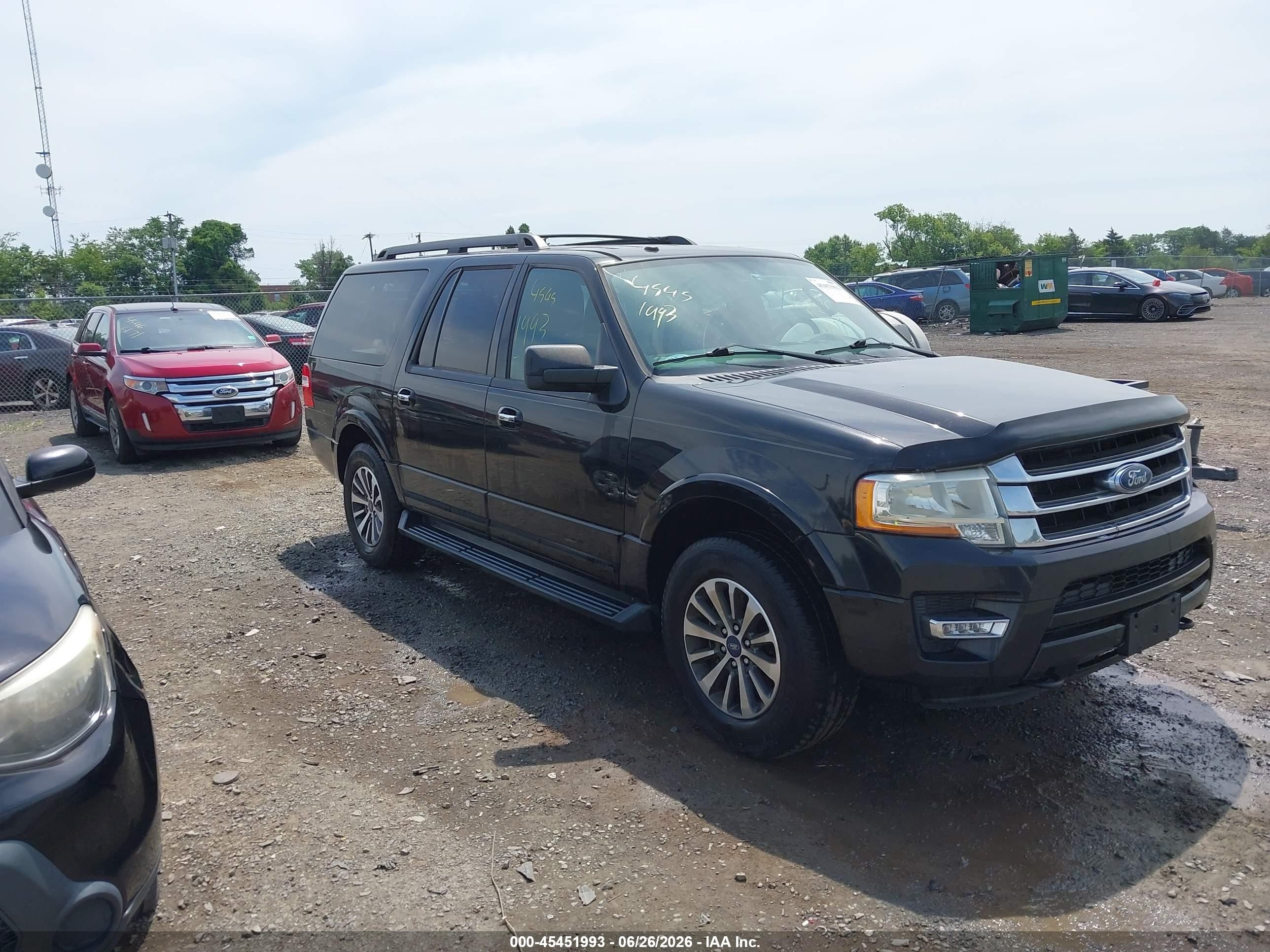 2015 Ford Expedition Max XLT, VIN 1FMJK1JT1FEF38243 — Rear end