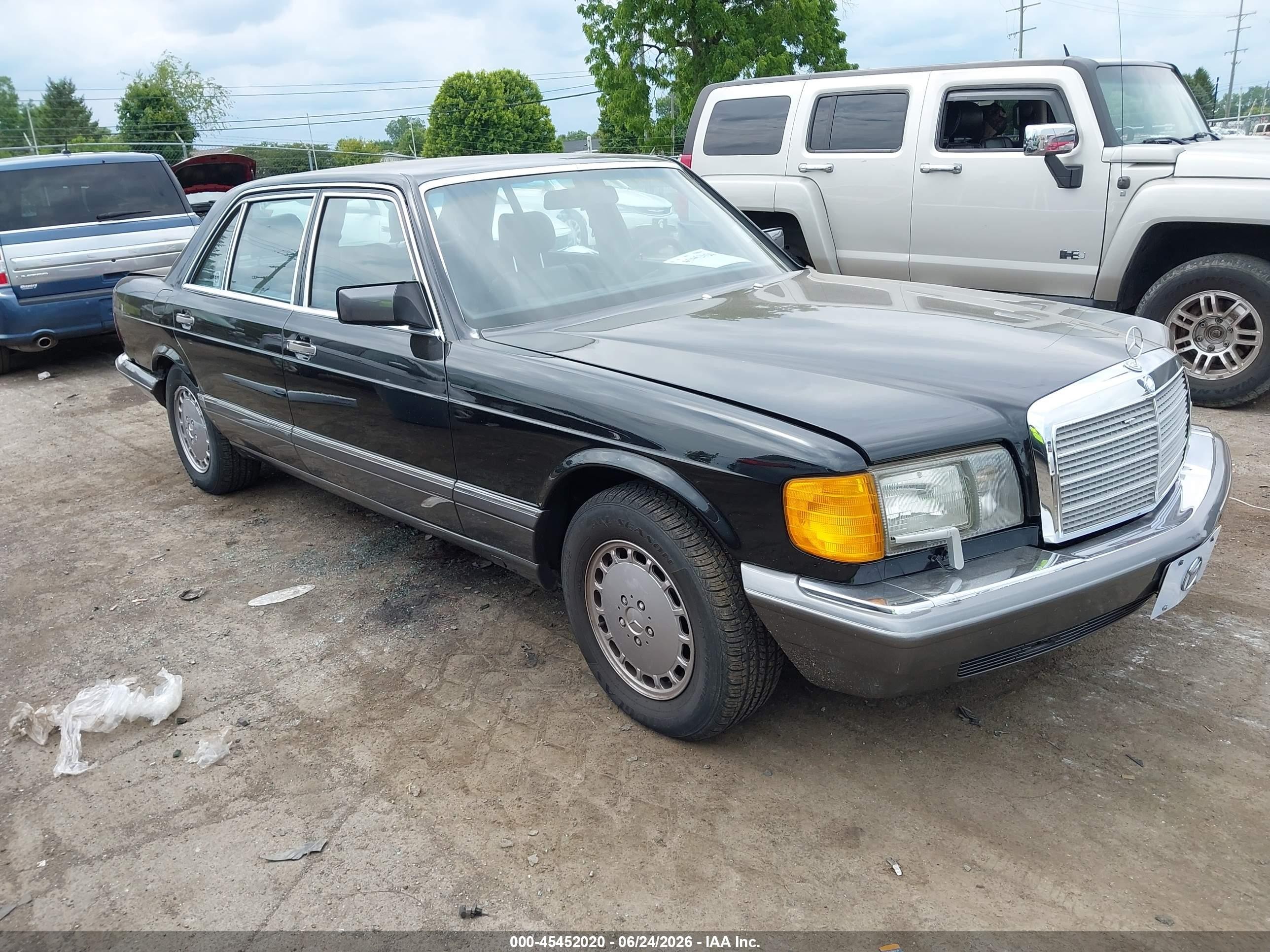 1991 Mercedes-Benz 560, VIN WDBCA39E8MA574466 — Rear end