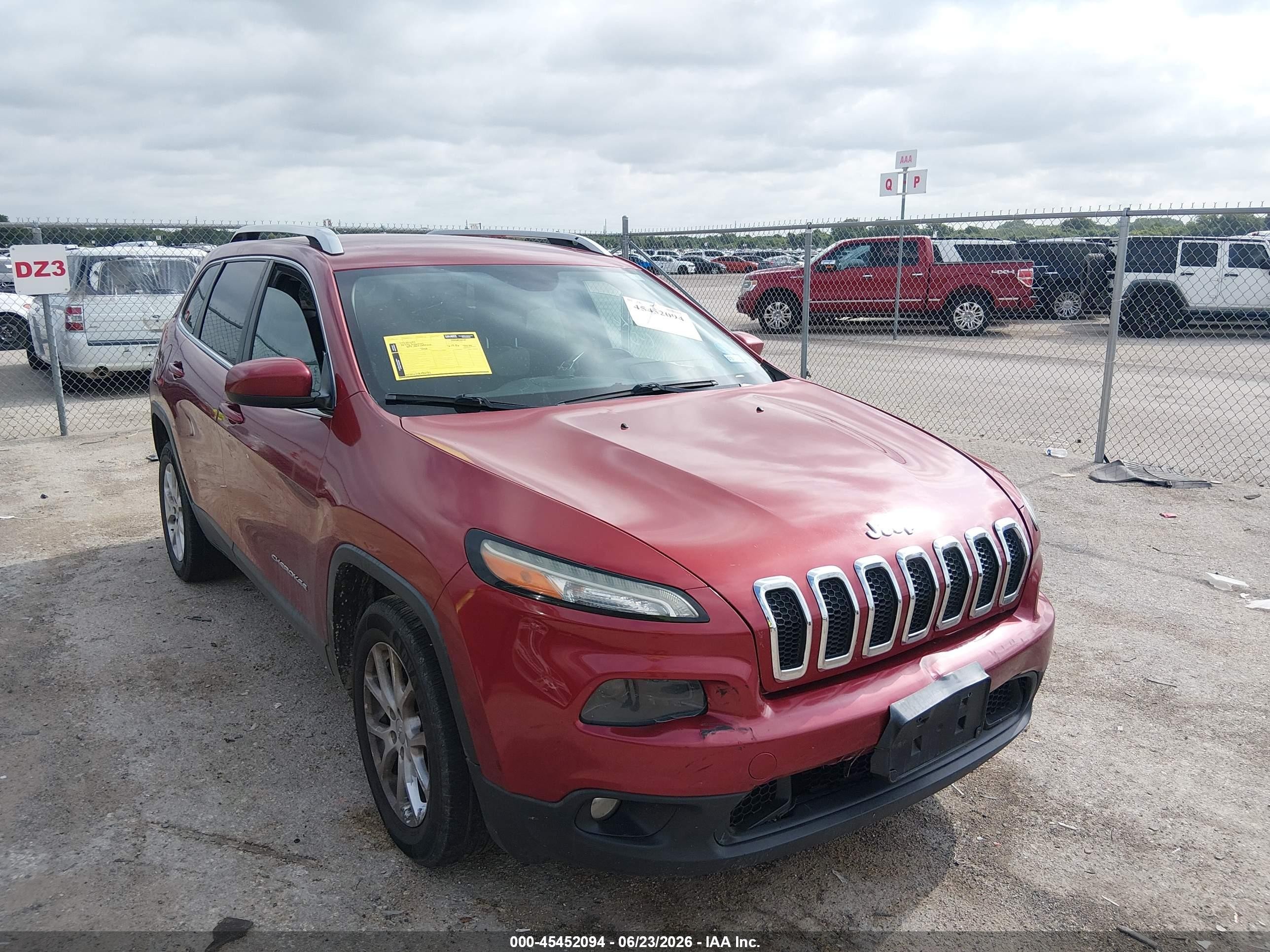 2014 Jeep Cherokee Latitude, VIN 1C4PJLCB2EW246532 — Перед