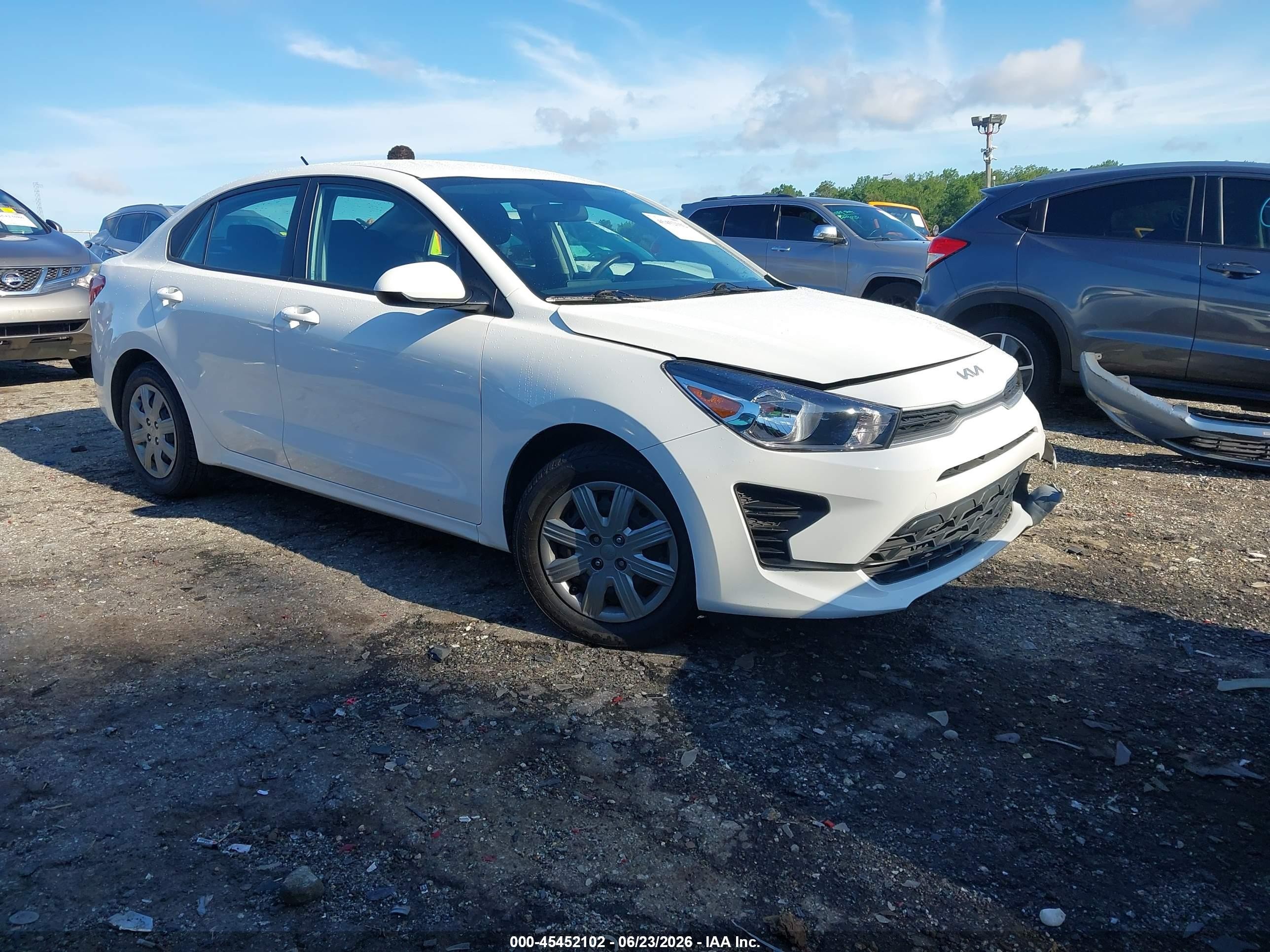 2023 Kia Rio S, VIN 3KPA24AD2PE618008 — Перед