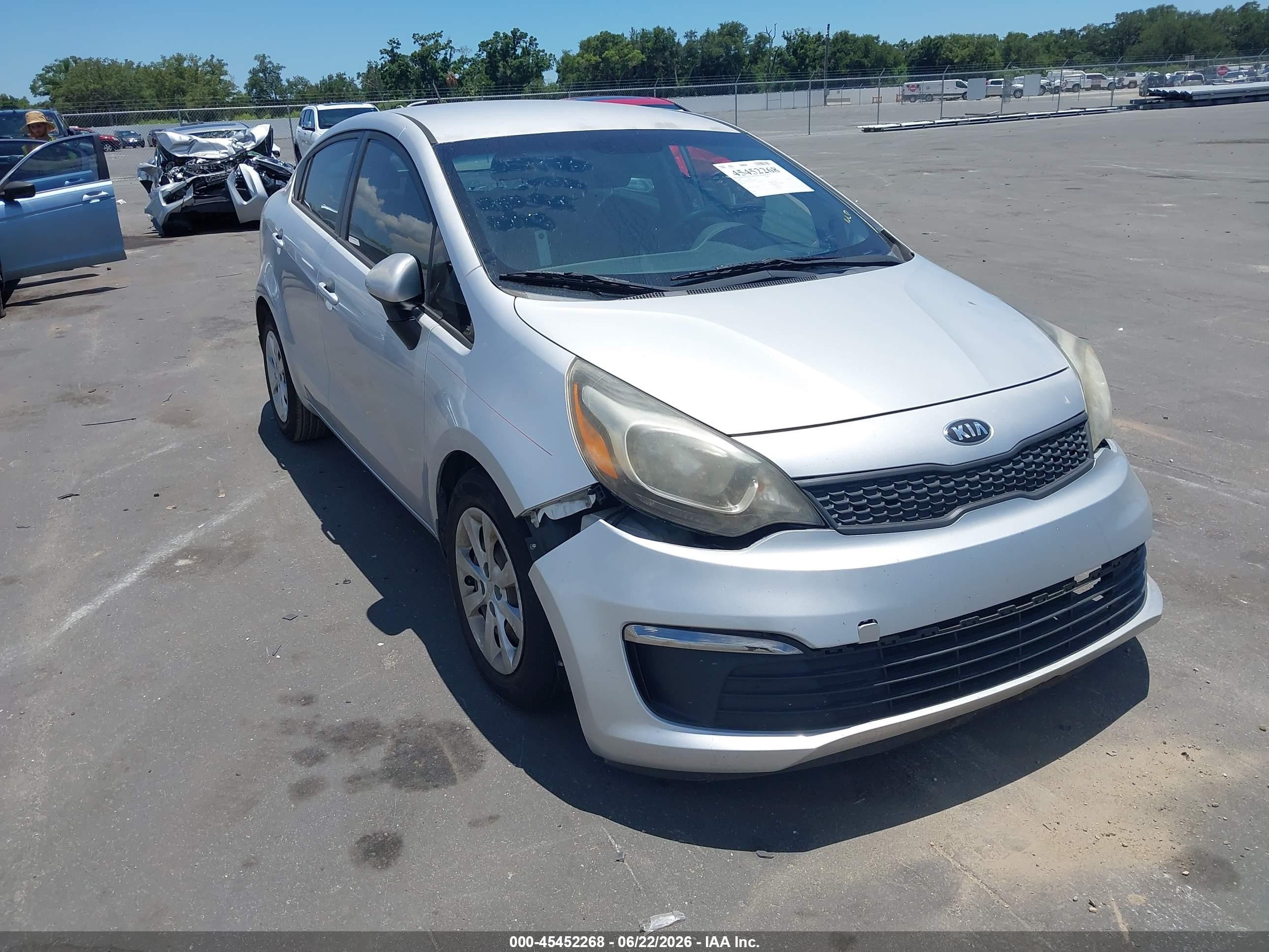 2016 Kia Rio LX, VIN KNADM4A37G6663916 — Front end