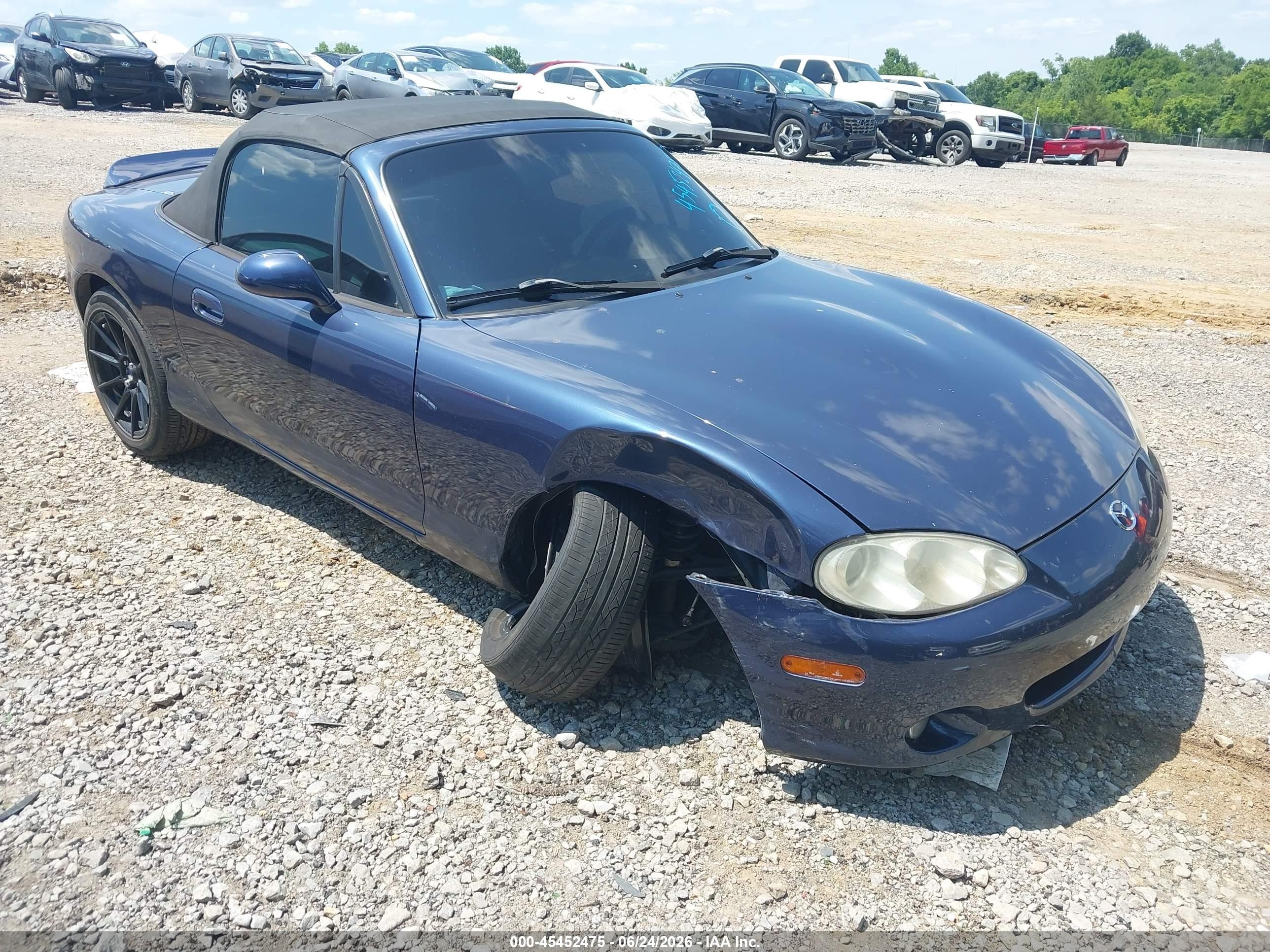 2003 Mazda MX-5 Miata Cloth, VIN JM1NB353330311771 — Front end