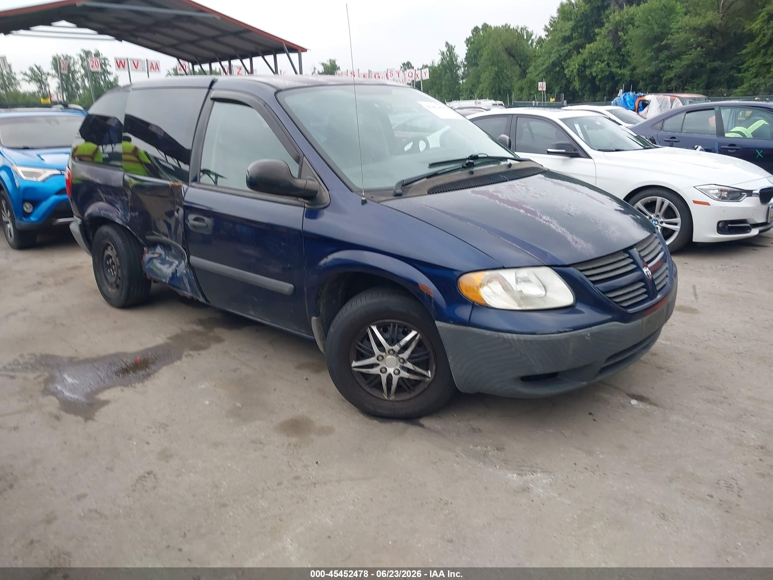2006 Dodge Caravan SE, VIN 1D4GP25EX6B508535 — Бок